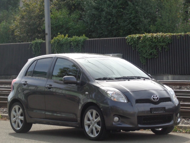 TOYOTA Yaris 1.8 TS-image-11