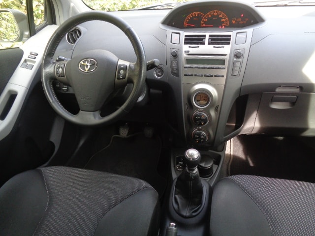 TOYOTA Yaris 1.8 TS-image-3