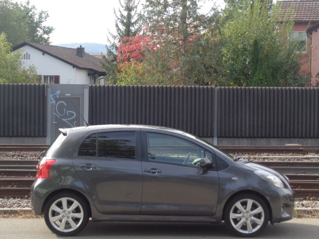 TOYOTA Yaris 1.8 TS-image-12