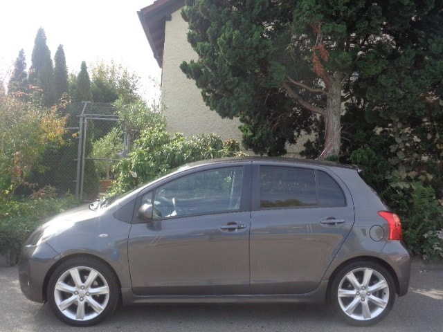TOYOTA Yaris 1.8 TS-image-1