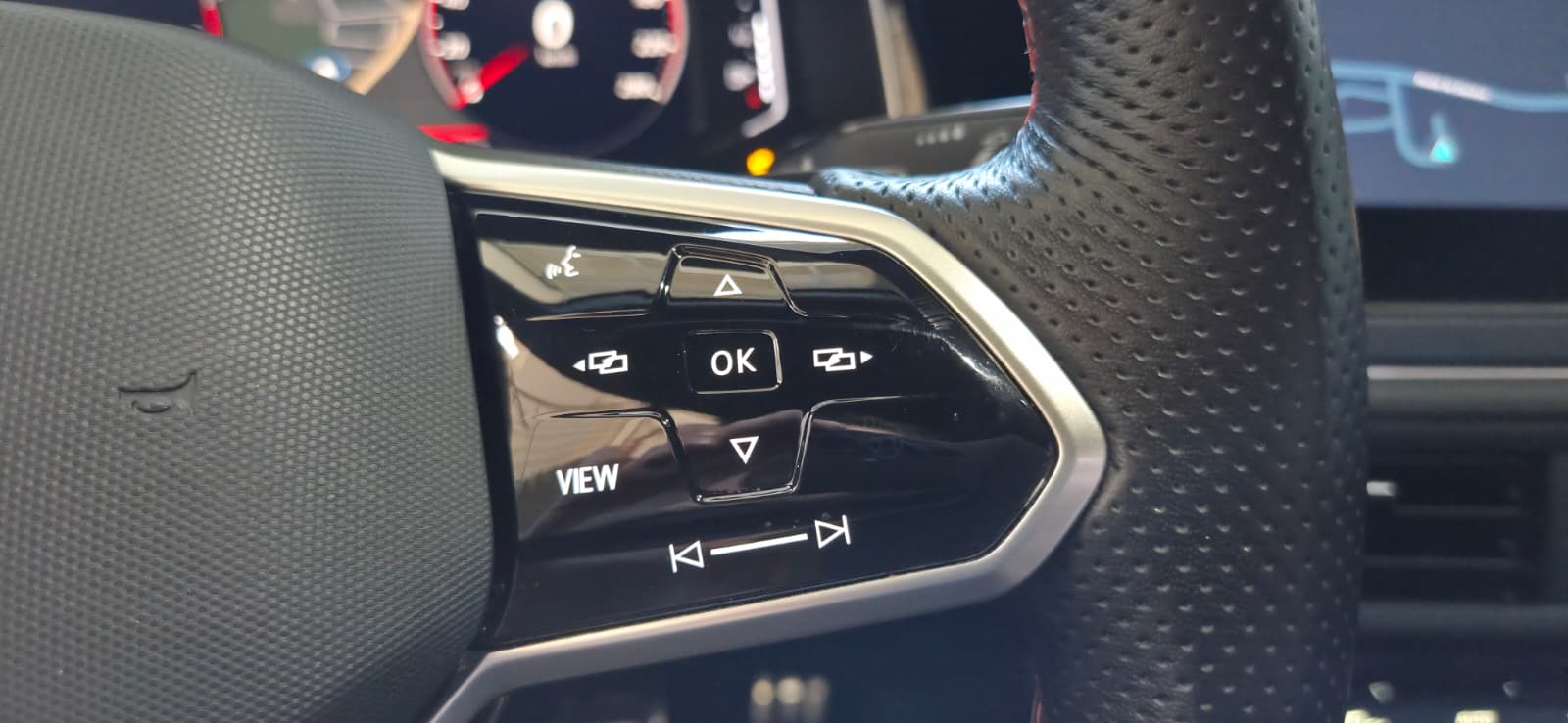 VW Polo 2.0 TSI GTI DSG-image-19