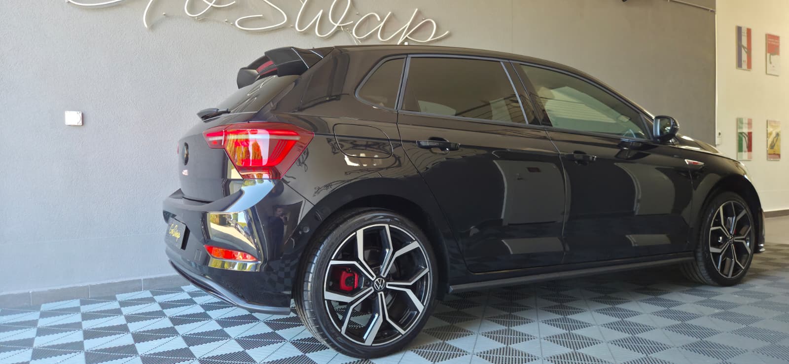 VW Polo 2.0 TSI GTI DSG-image-9