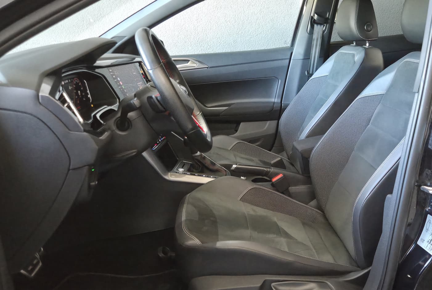 VW Polo 2.0 TSI GTI DSG-image-12