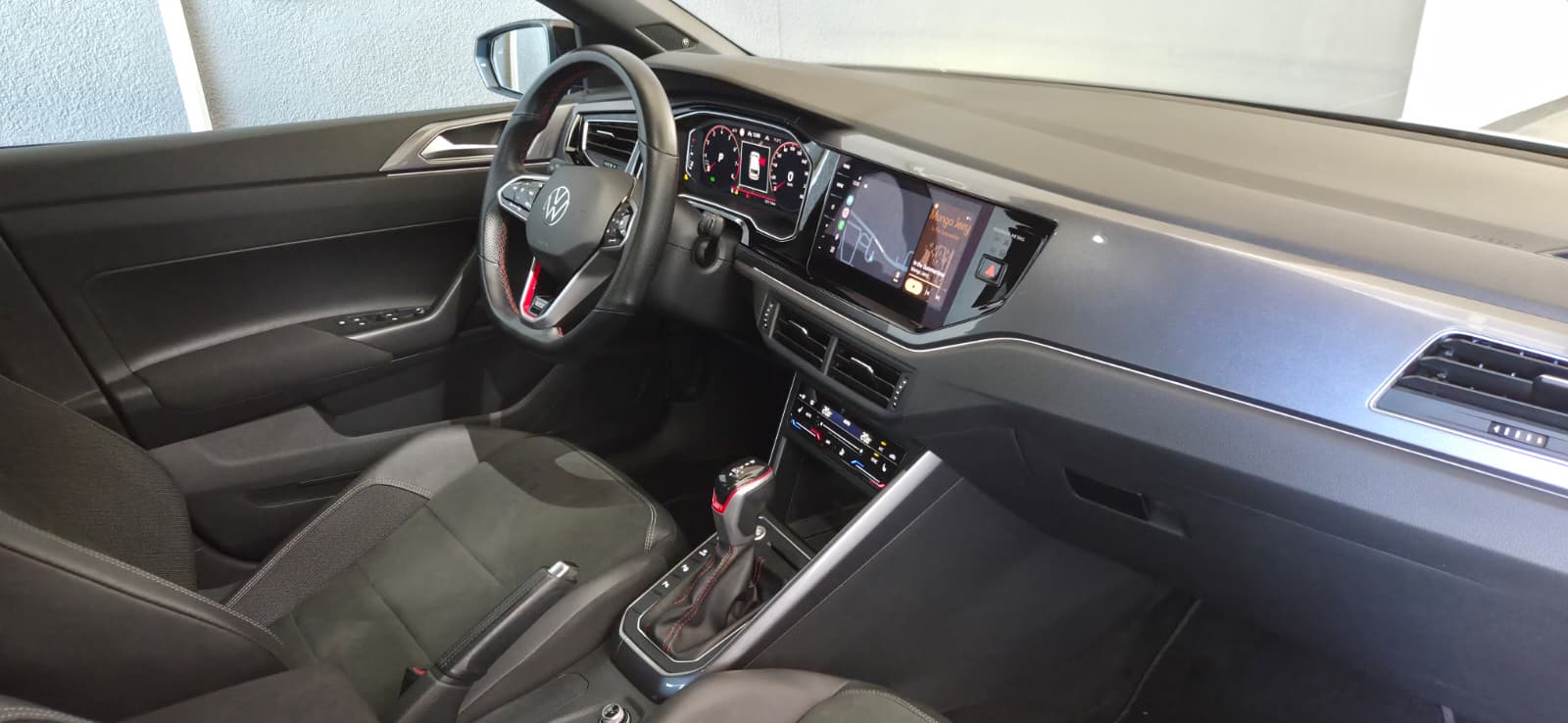 VW Polo 2.0 TSI GTI DSG-image-16