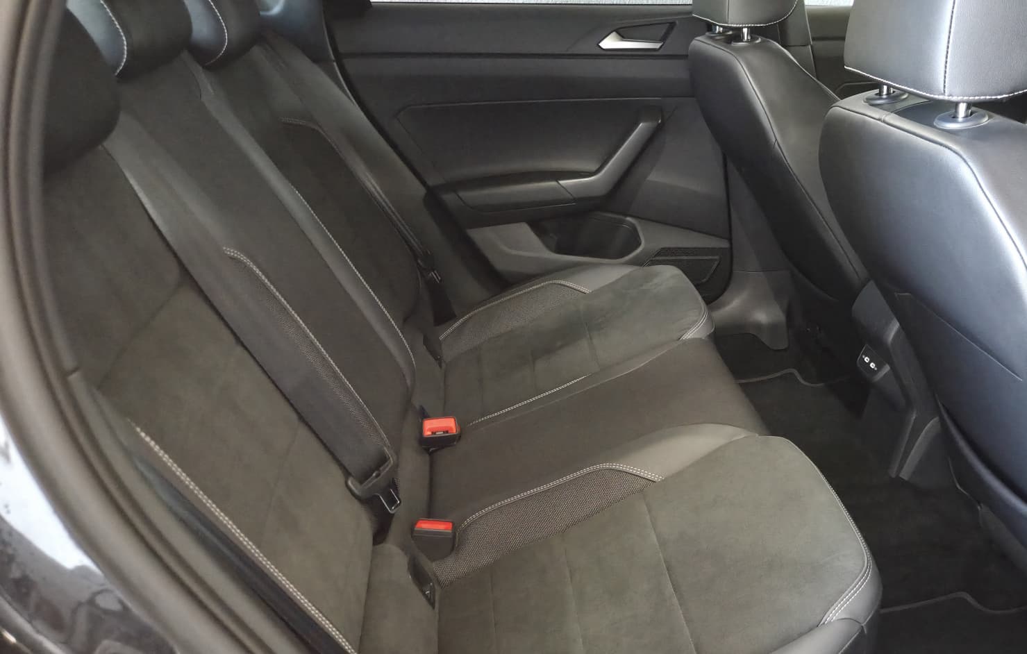 VW Polo 2.0 TSI GTI DSG-image-14