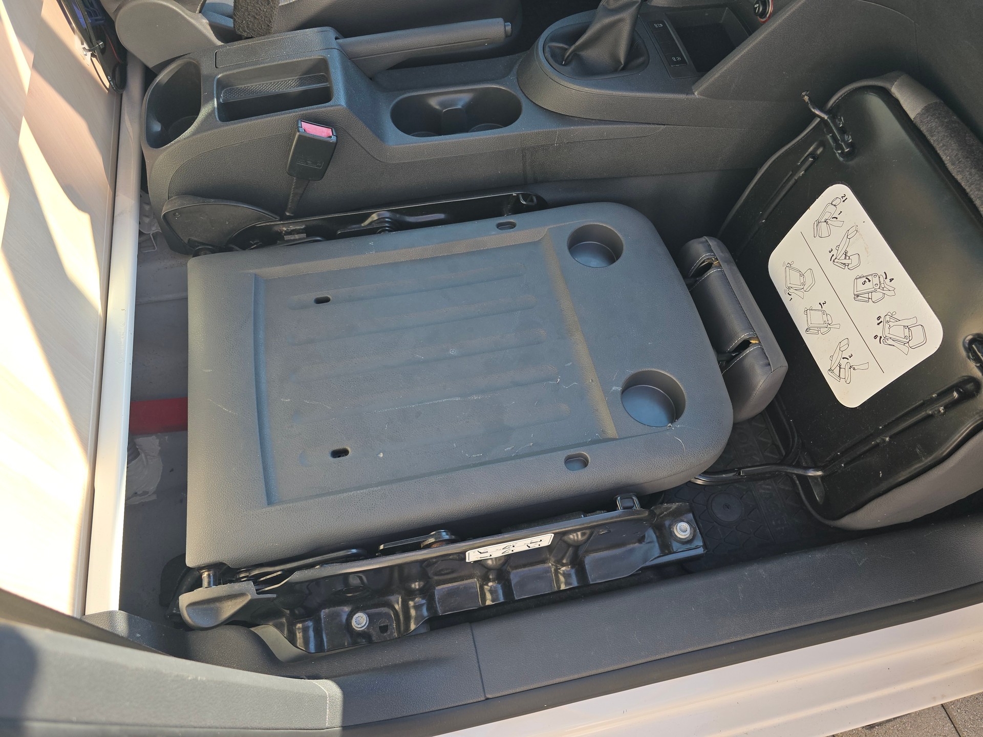 VW GEOVAN M - 1.6BMT 102PS - Klima - PDC - BC - Tempomat - Navi - Standheizung-image-15