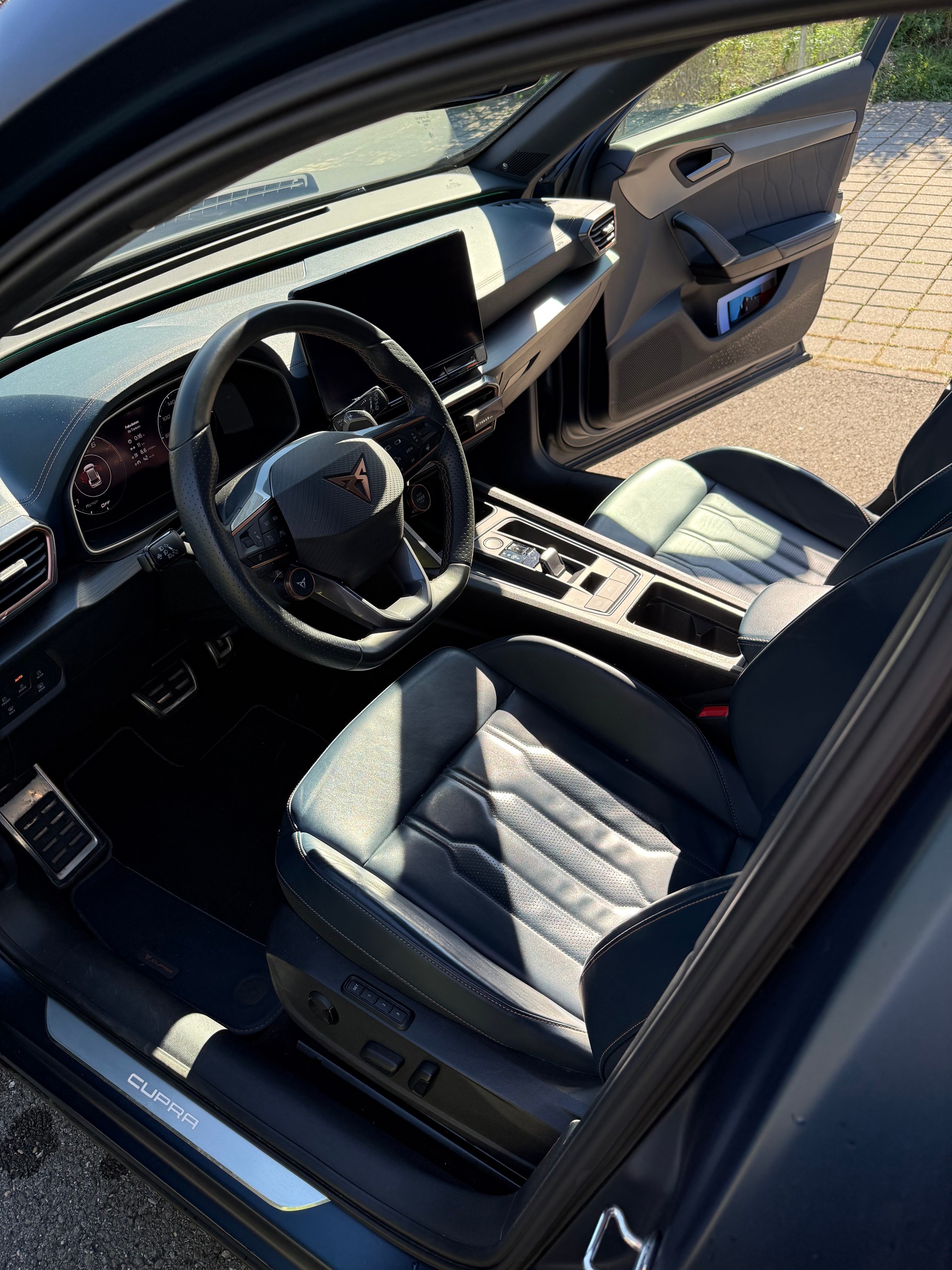 CUPRA 2.0 TSI VZ 4Drive DSG-image-2