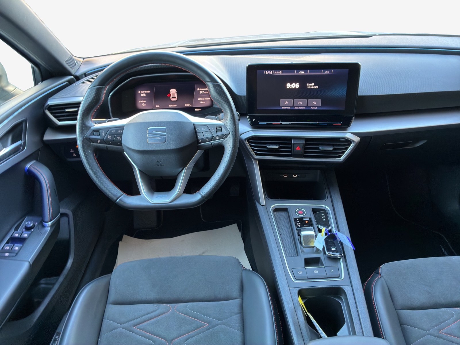 SEAT Leon 1.5 eTSI mHEV DSG FR-image-8