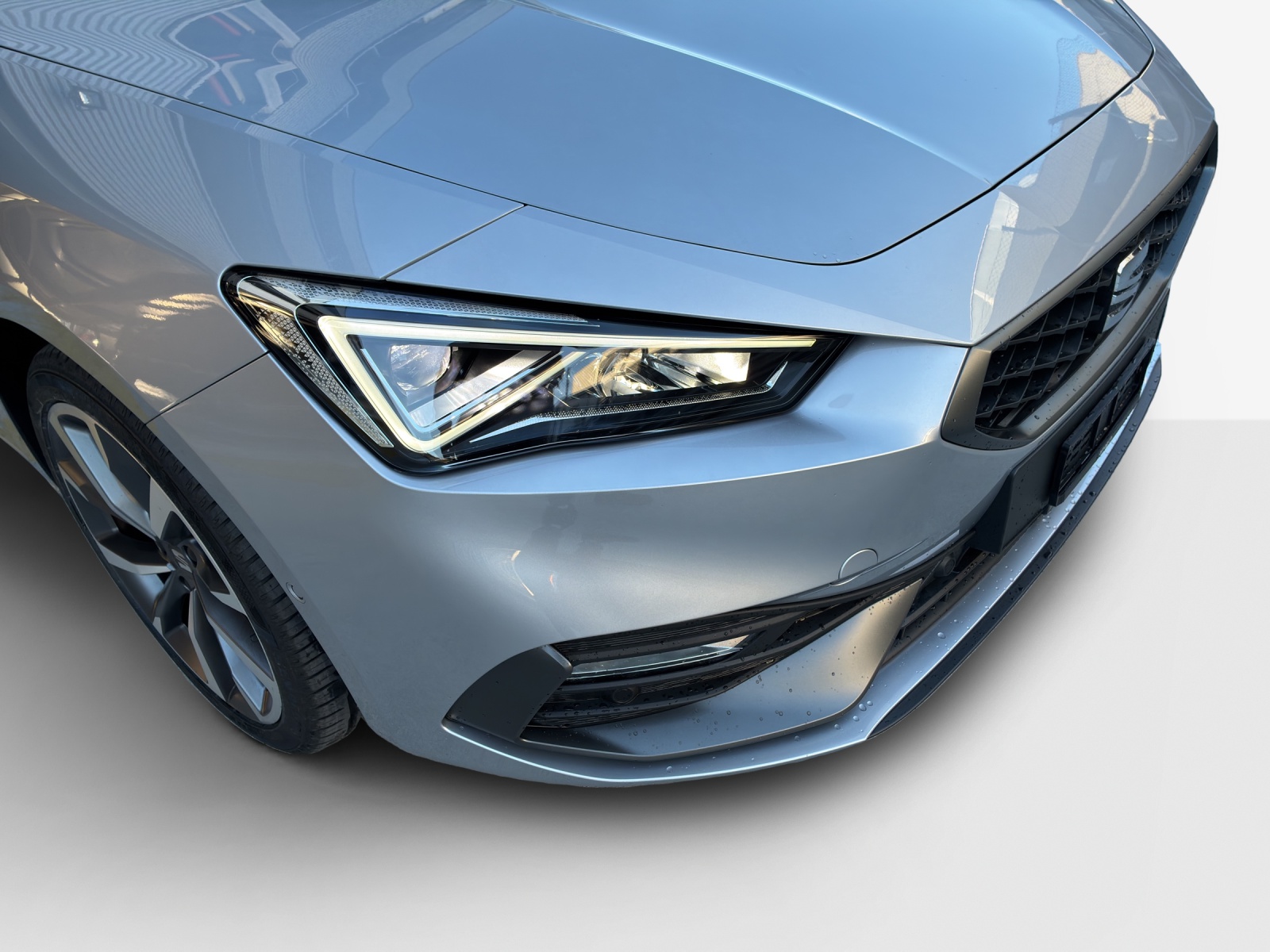 SEAT Leon 1.5 eTSI mHEV DSG FR-image-15
