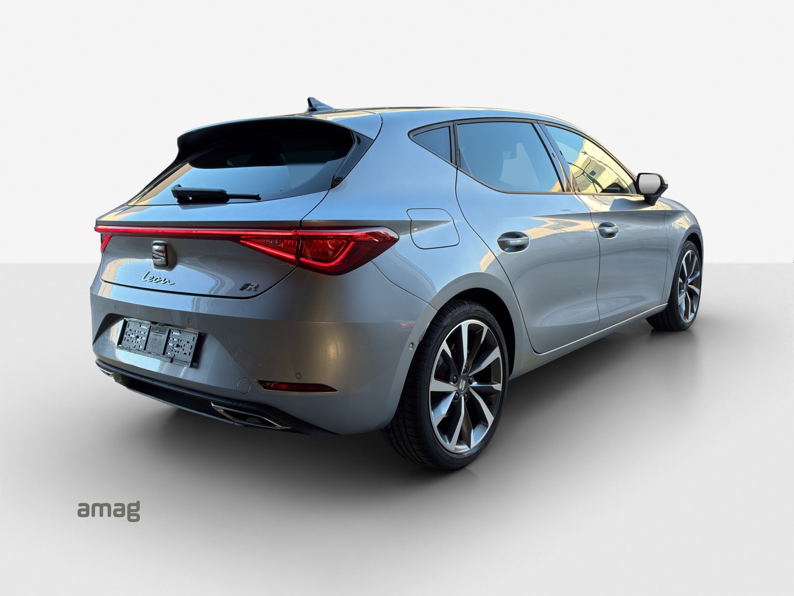 SEAT Leon 1.5 eTSI mHEV DSG FR-image-4
