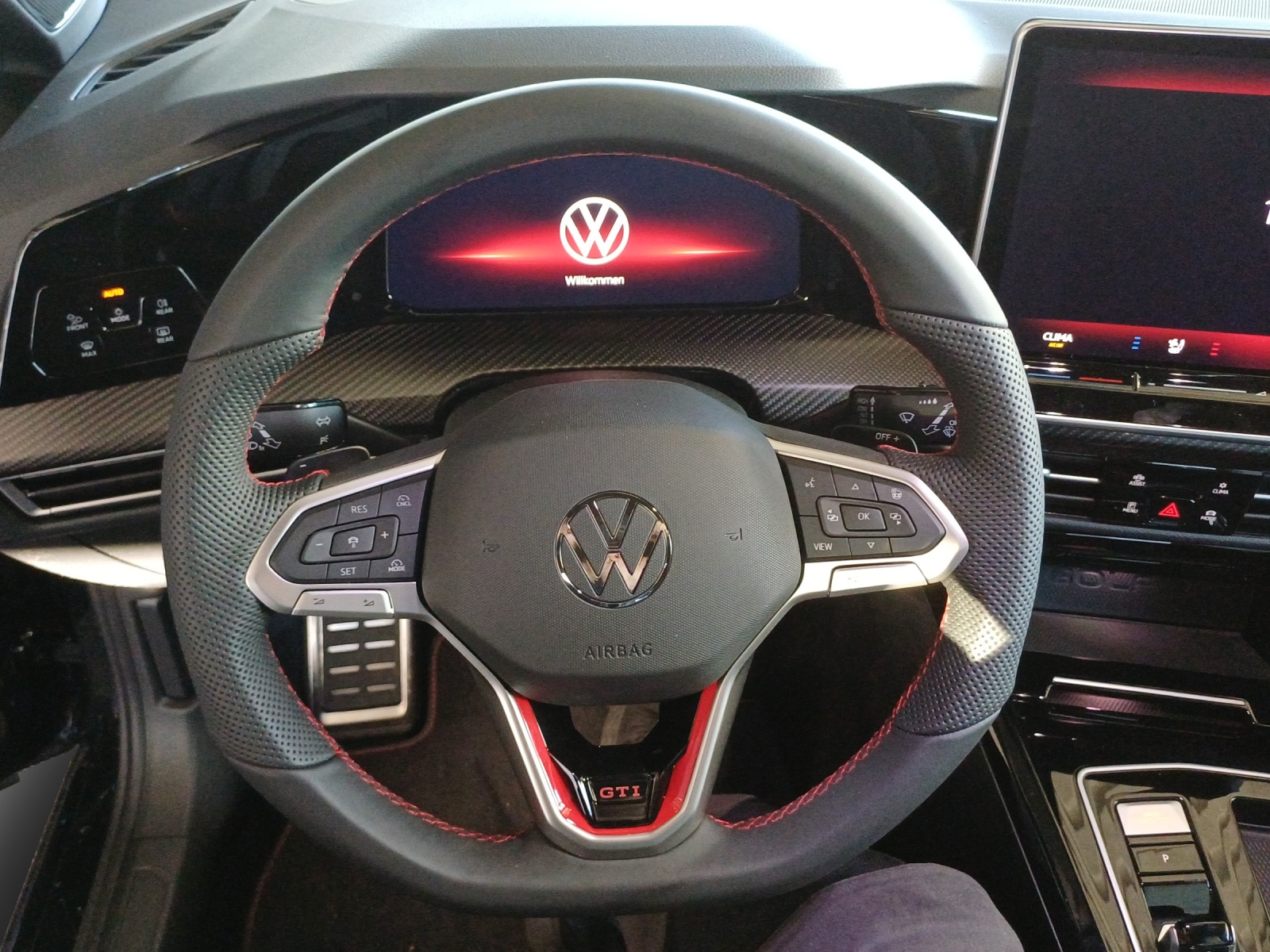 VW Golf 2.0 TSI GTI Essential DSG-image-9