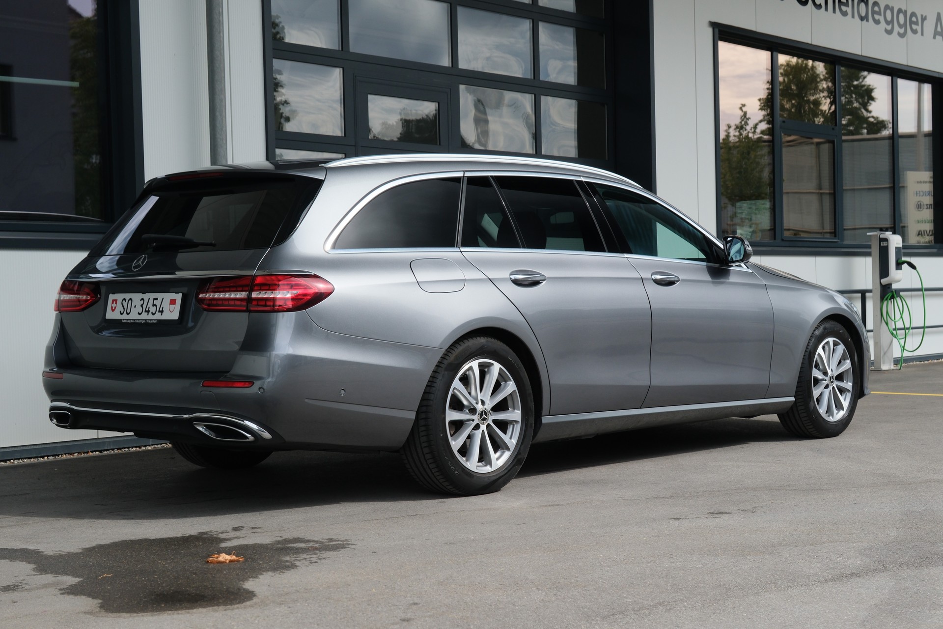 MERCEDES-BENZ E 200 Avantgarde-image-2