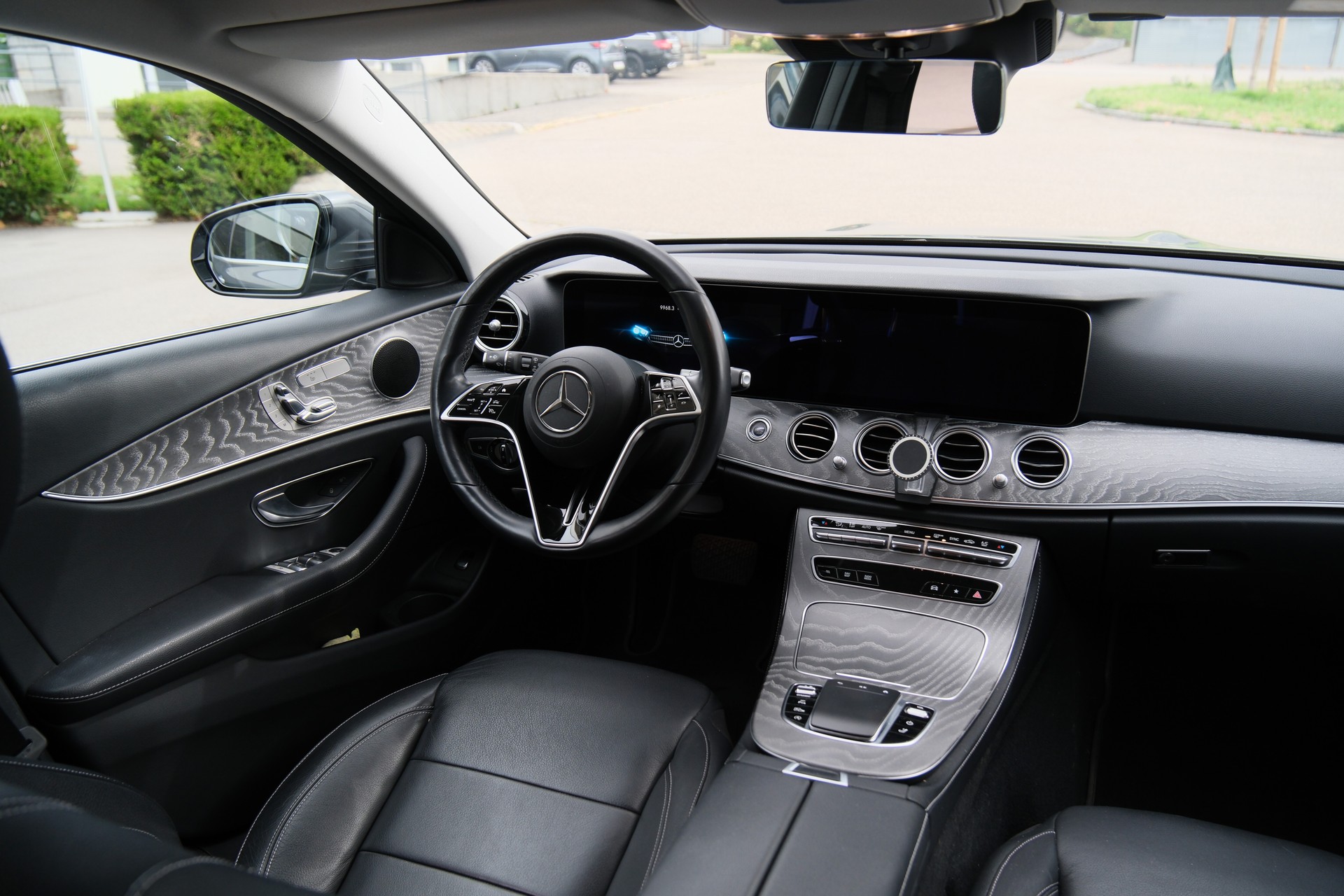 MERCEDES-BENZ E 200 Avantgarde-image-3