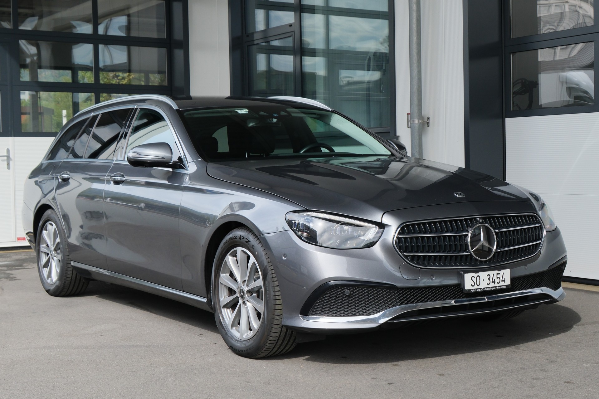 MERCEDES-BENZ E 200 Avantgarde-image-0