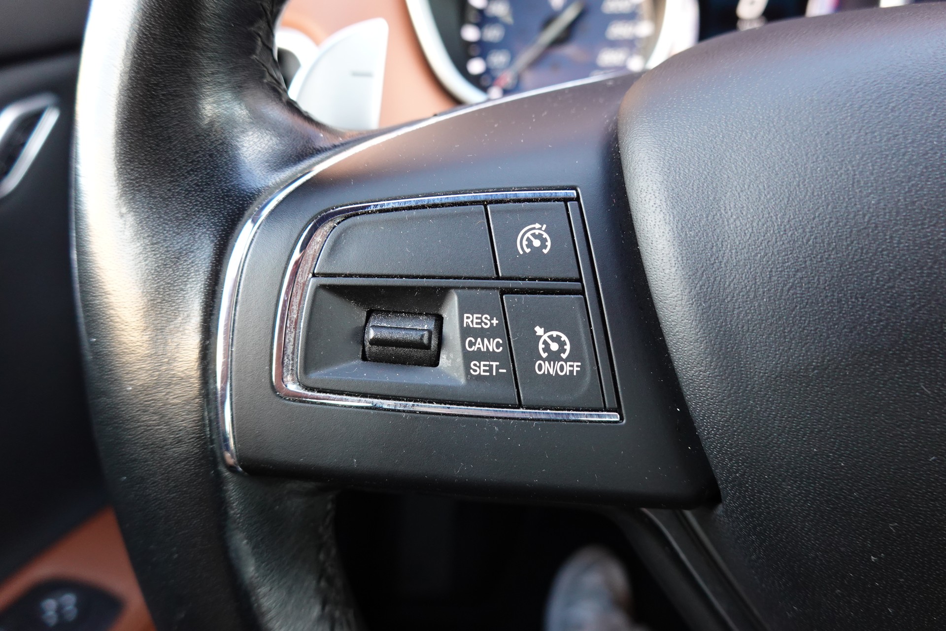 MASERATI Ghibli 3.0 V6 "* CH Auto * Tempomat * Camera recul * Sièges Electriques/mémoire * GPS * Phares LED * 8 Roues *"-image-13