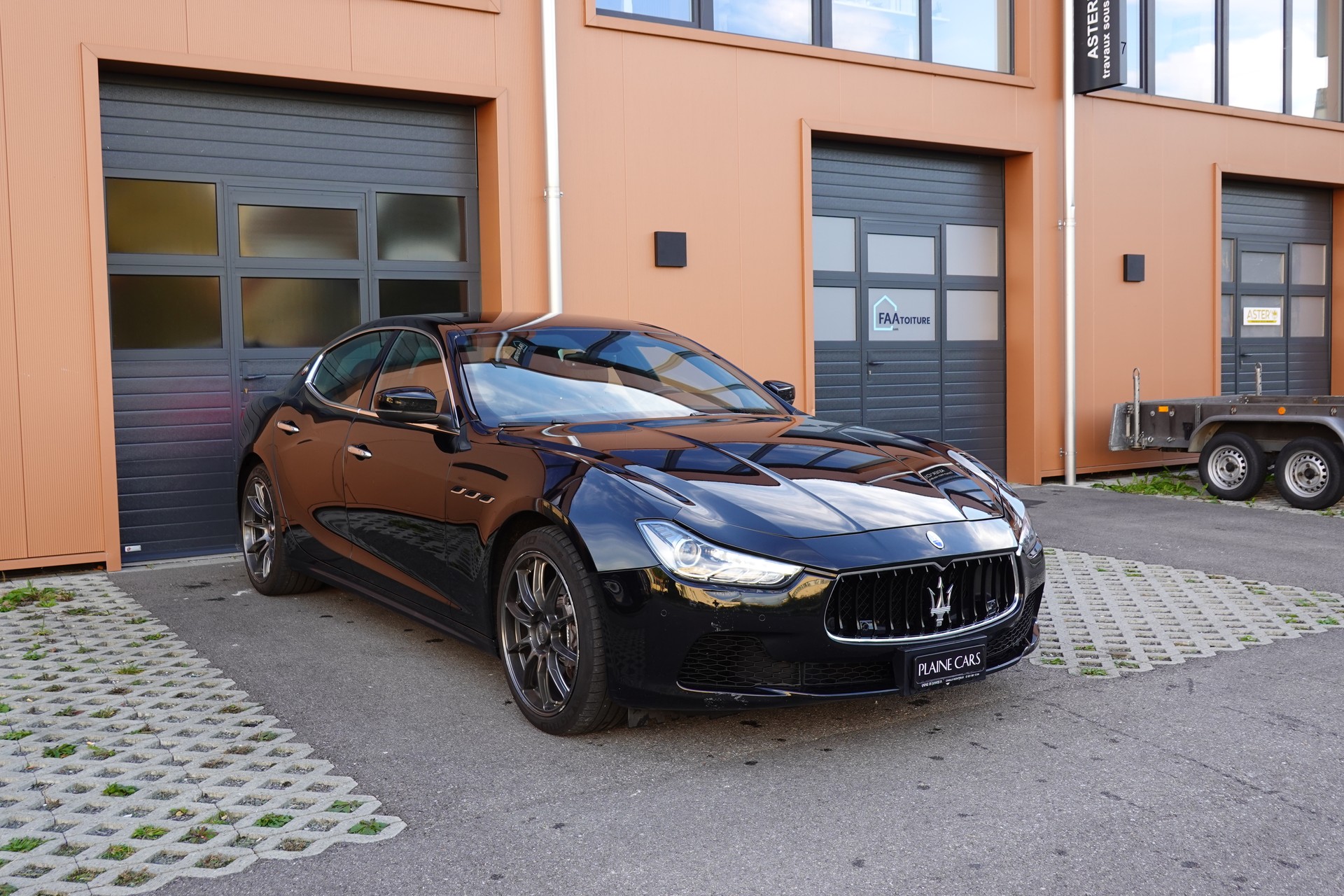 MASERATI Ghibli 3.0 V6 "* CH Auto * Tempomat * Camera recul * Sièges Electriques/mémoire * GPS * Phares LED * 8 Roues *"-image-2