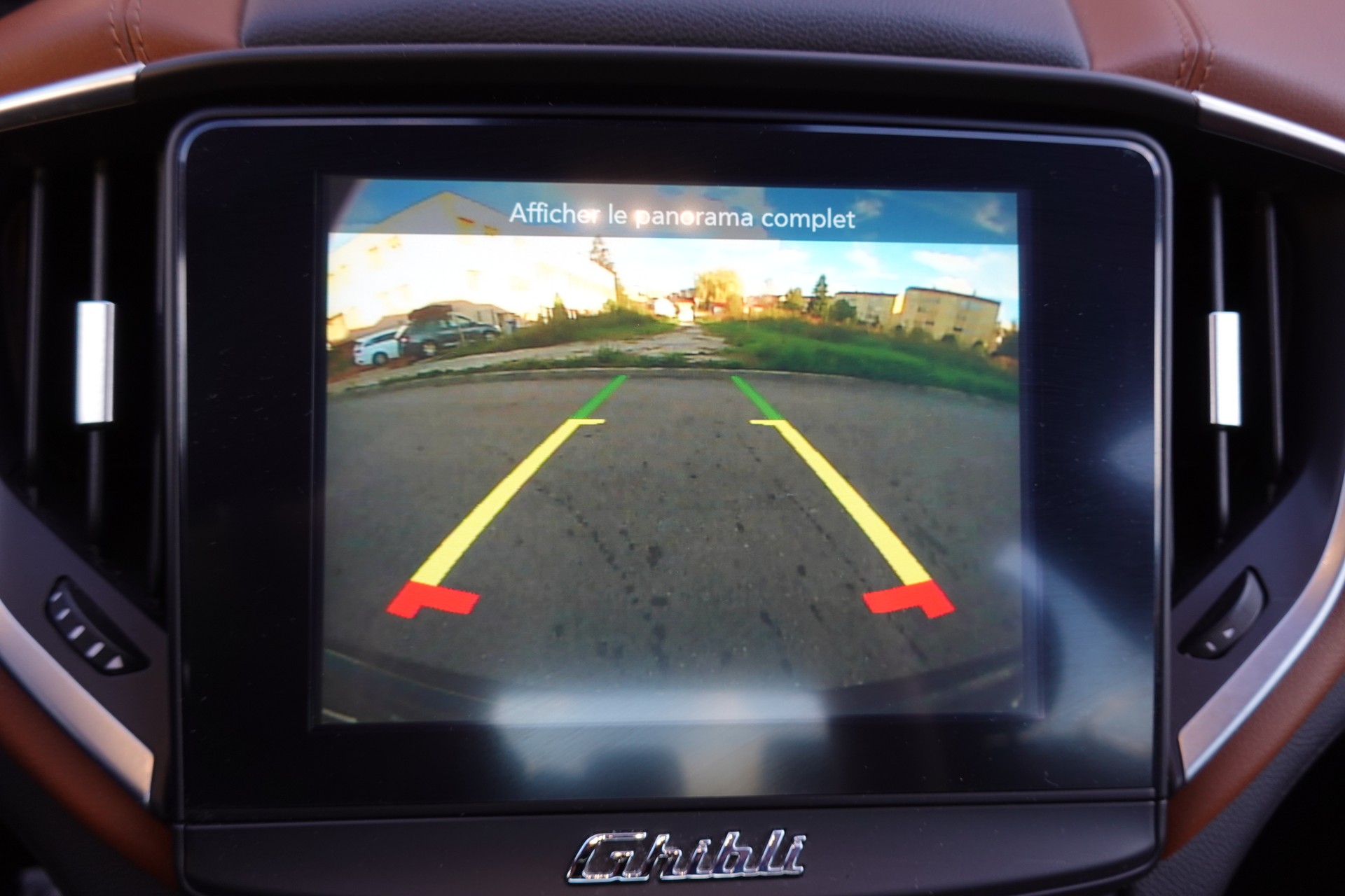 MASERATI Ghibli 3.0 V6 "* CH Auto * Tempomat * Camera recul * Sièges Electriques/mémoire * GPS * Phares LED * 8 Roues *"-image-19