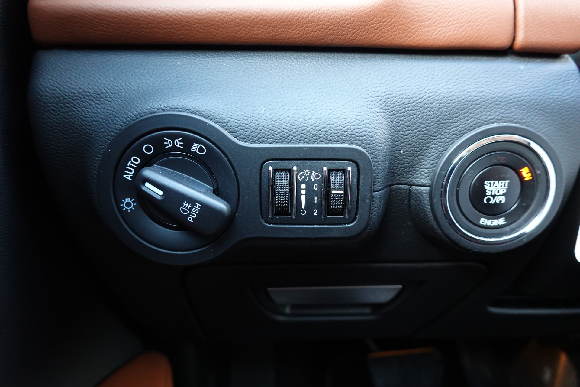 MASERATI Ghibli 3.0 V6 "* CH Auto * Tempomat * Camera recul * Sièges Electriques/mémoire * GPS * Phares LED * 8 Roues *"-image-14