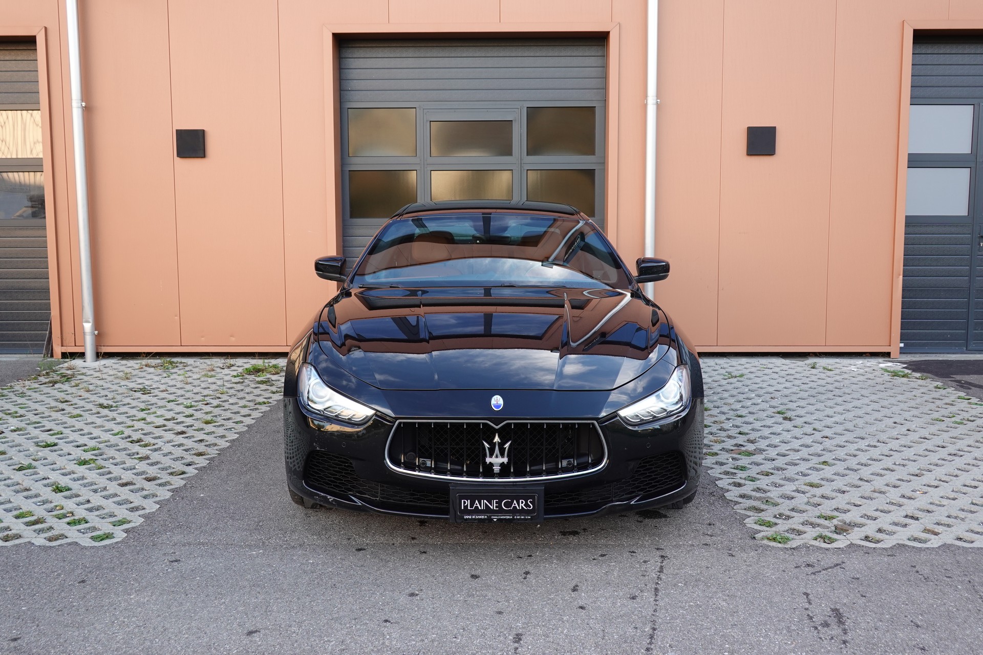 MASERATI Ghibli 3.0 V6 "* CH Auto * Tempomat * Camera recul * Sièges Electriques/mémoire * GPS * Phares LED * 8 Roues *"-image-1