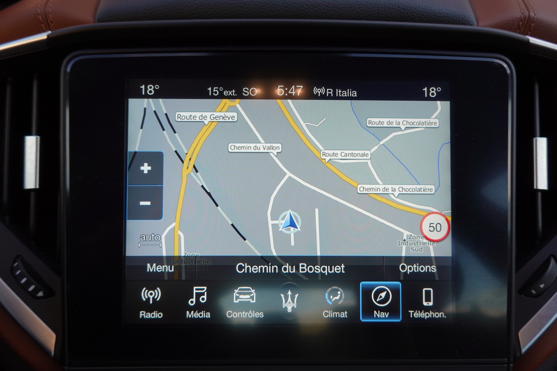 MASERATI Ghibli 3.0 V6 "* CH Auto * Tempomat * Camera recul * Sièges Electriques/mémoire * GPS * Phares LED * 8 Roues *"-image-18