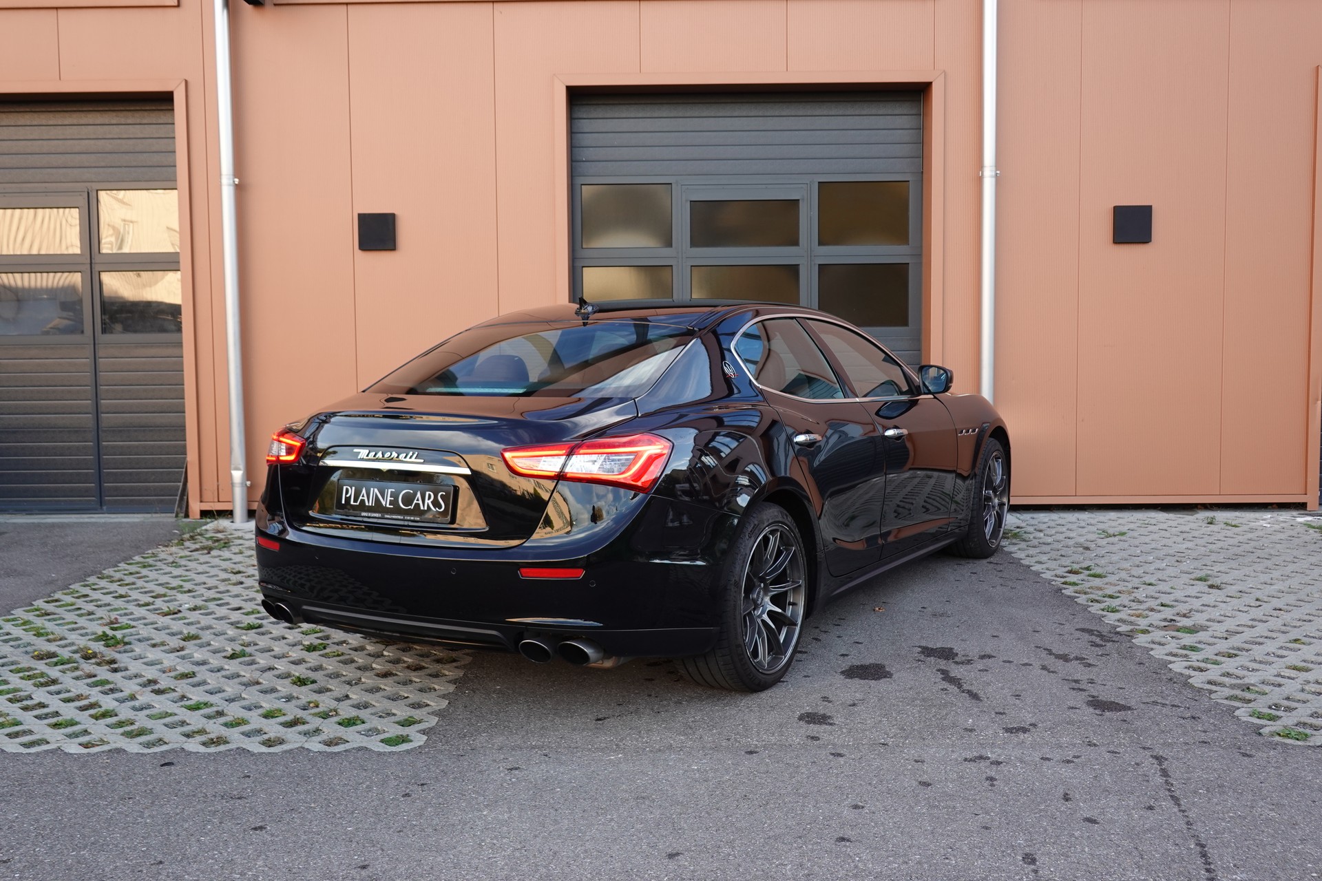 MASERATI Ghibli 3.0 V6 "* CH Auto * Tempomat * Camera recul * Sièges Electriques/mémoire * GPS * Phares LED * 8 Roues *"-image-7