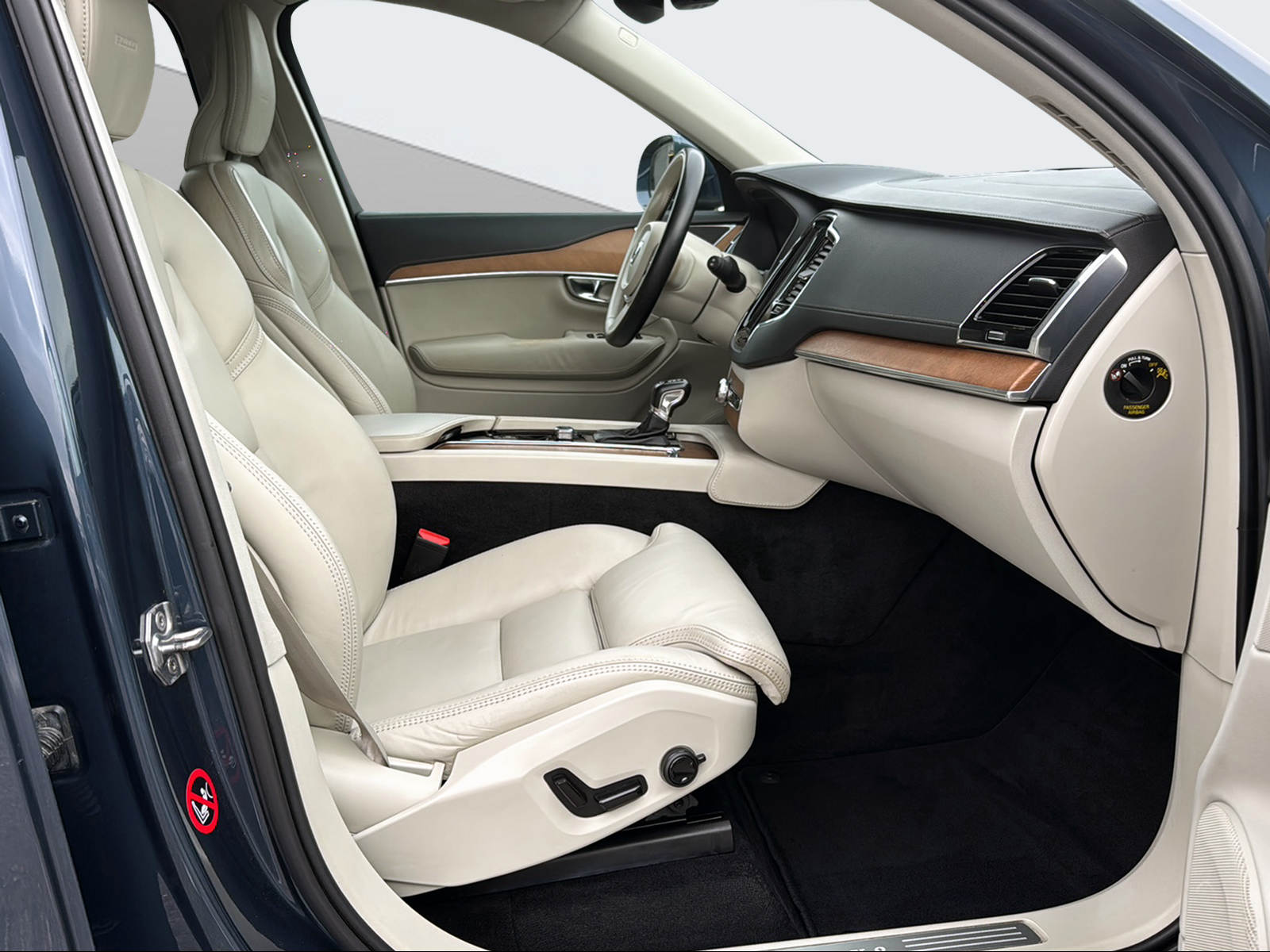 VOLVO XC90 2.0 D5 Inscription 7P. AWD-image-14