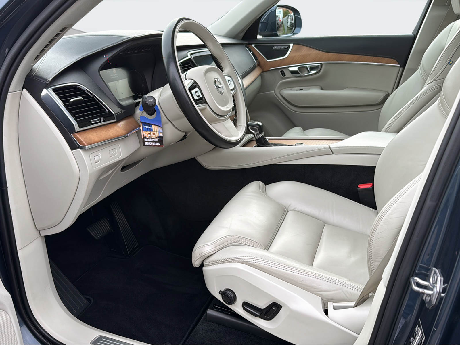 VOLVO XC90 2.0 D5 Inscription 7P. AWD-image-9