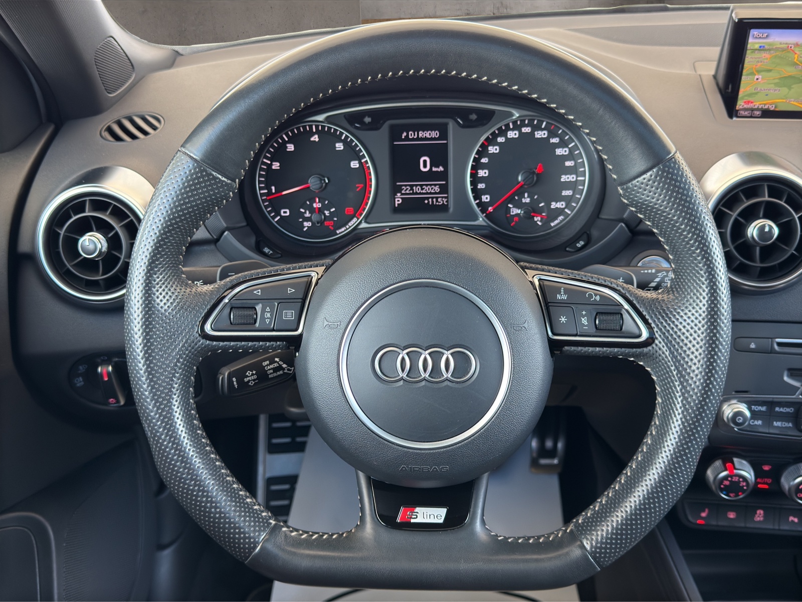 AUDI A1 Sportback 1.4 TFSI Sport S-tronic-image-15