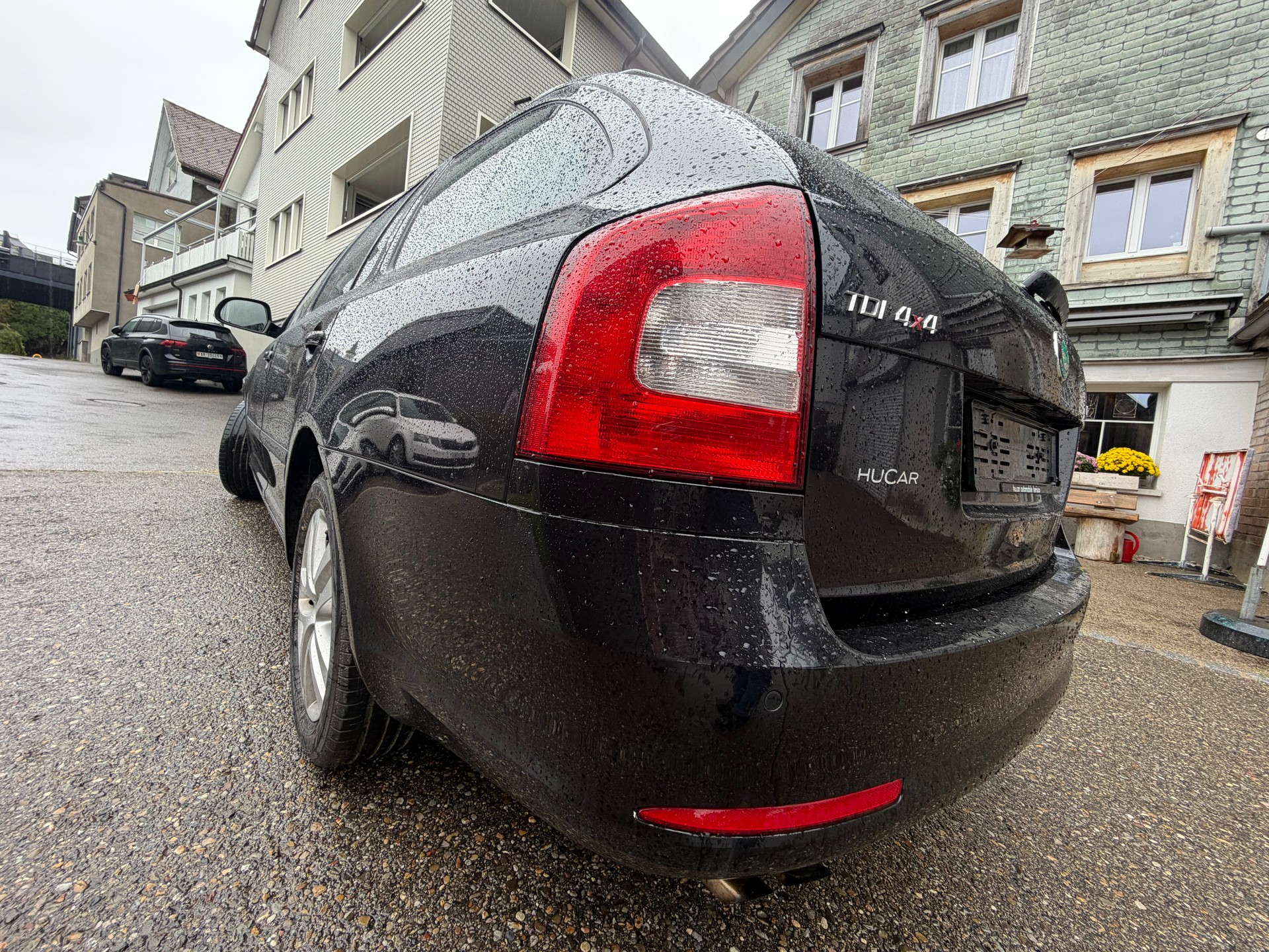 SKODA Octavia Combi 1.6 TDI Twenty20 4x4-image-9