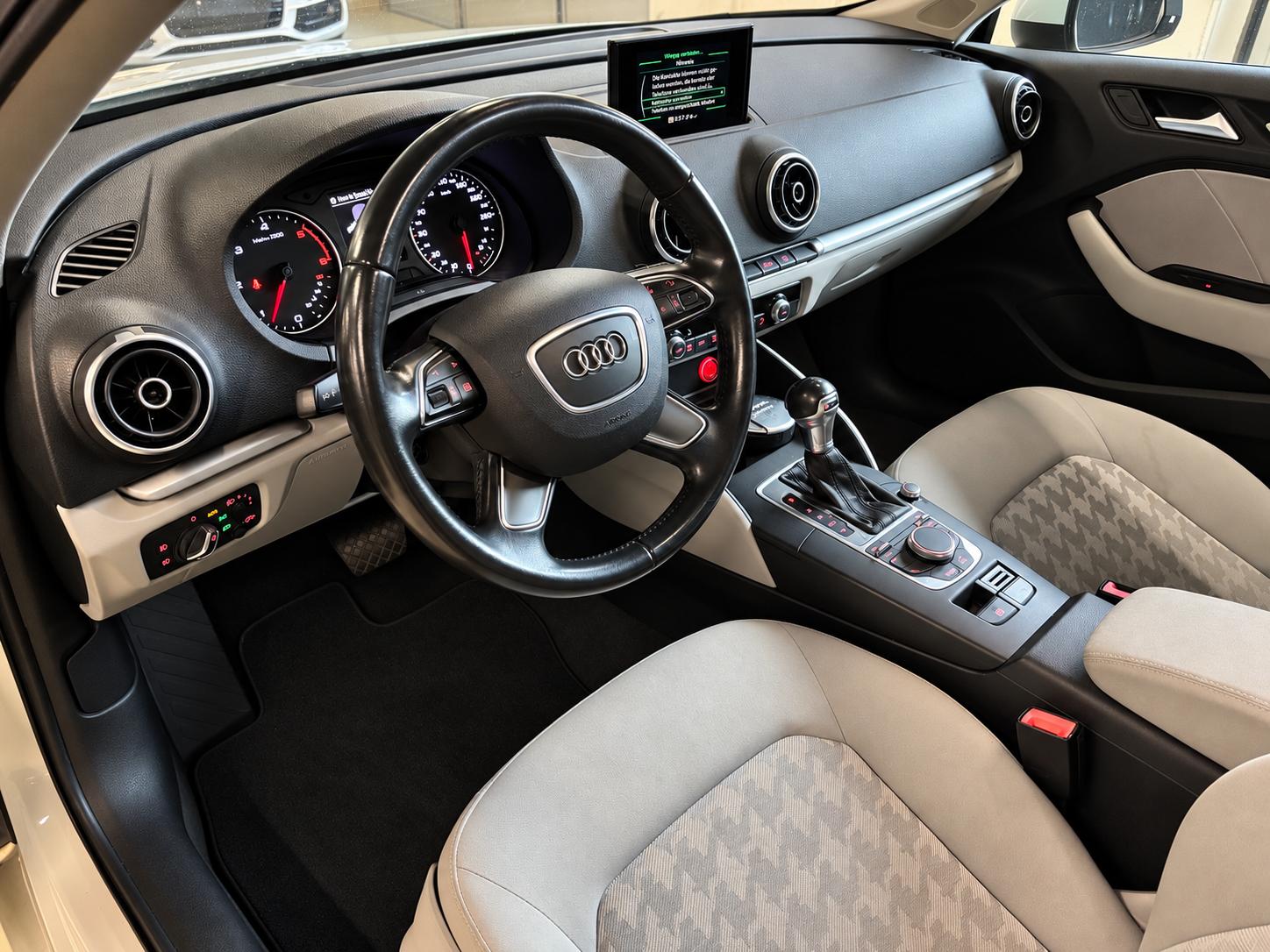 AUDI A3 Sportback 2.0 TDI Ambition S-tronic-image-17