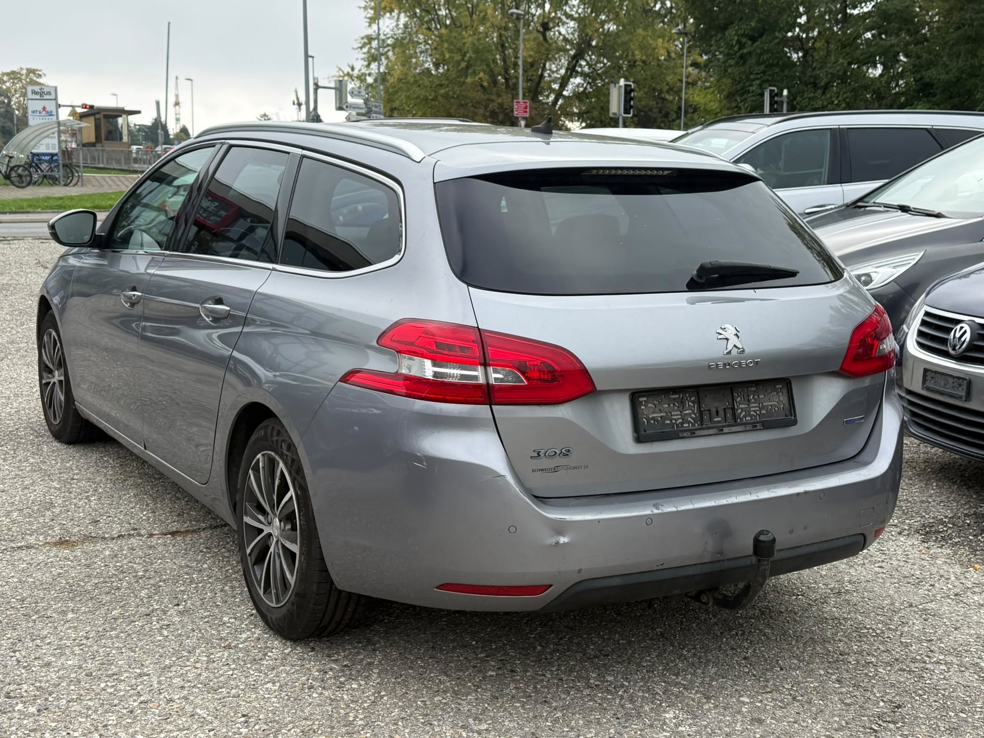 PEUGEOT 308 SW 1.2 THP Active Automatic-image-3