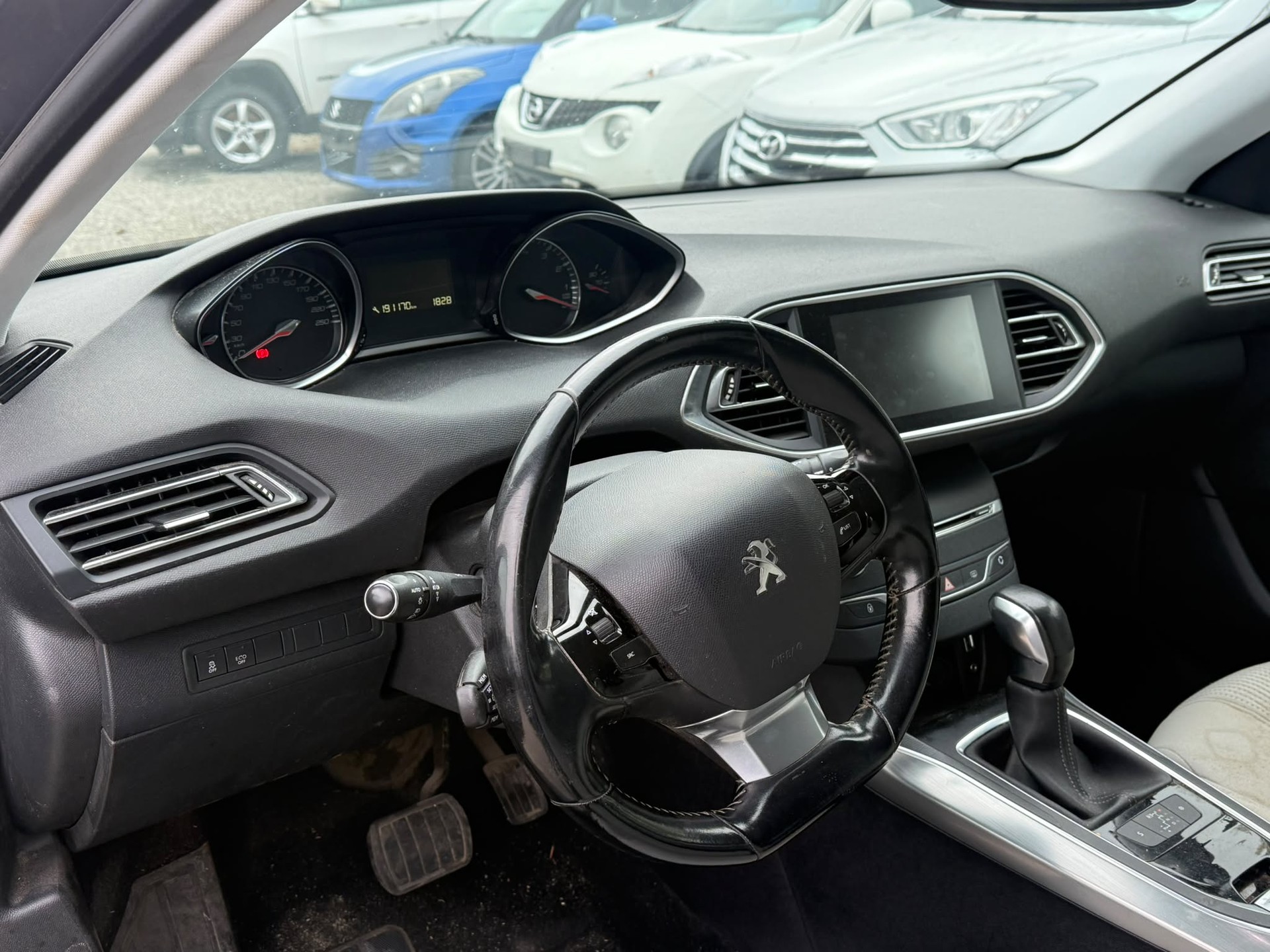 PEUGEOT 308 SW 1.2 THP Active Automatic-image-10