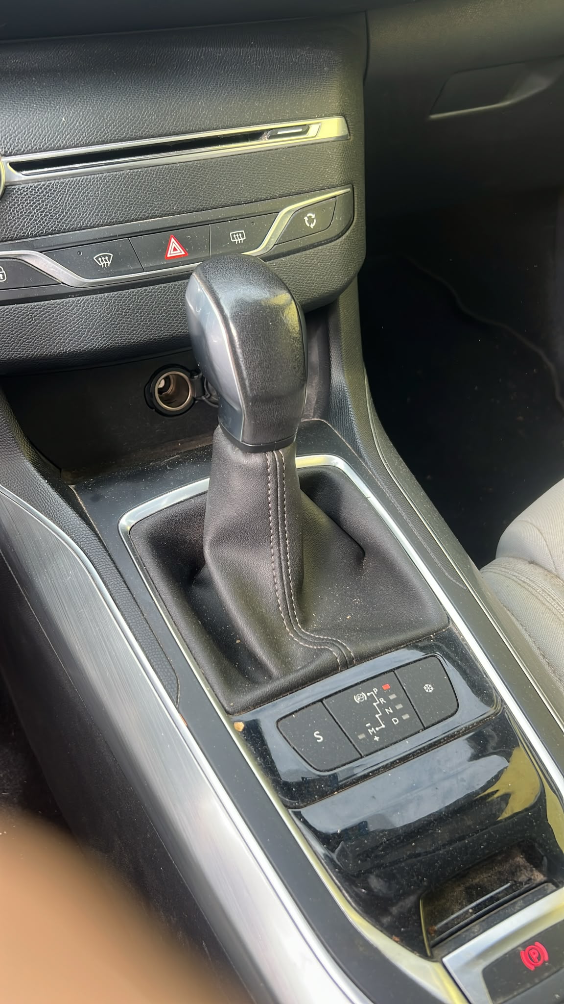 PEUGEOT 308 SW 1.2 THP Active Automatic-image-11