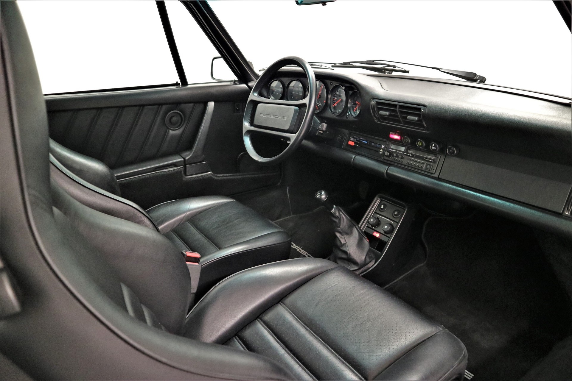 PORSCHE 911 Turbo-image-6