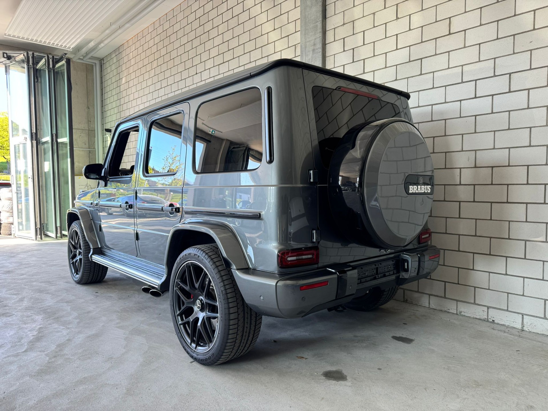MERCEDES-BENZ G 63 AMG Speedshift Plus G-Tronic Vollausstattung mit BRABUS 700 PS / 950 NM-image-4