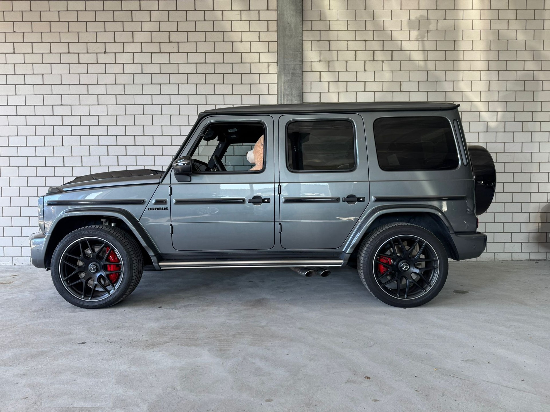 MERCEDES-BENZ G 63 AMG Speedshift Plus G-Tronic Vollausstattung mit BRABUS 700 PS / 950 NM-image-0