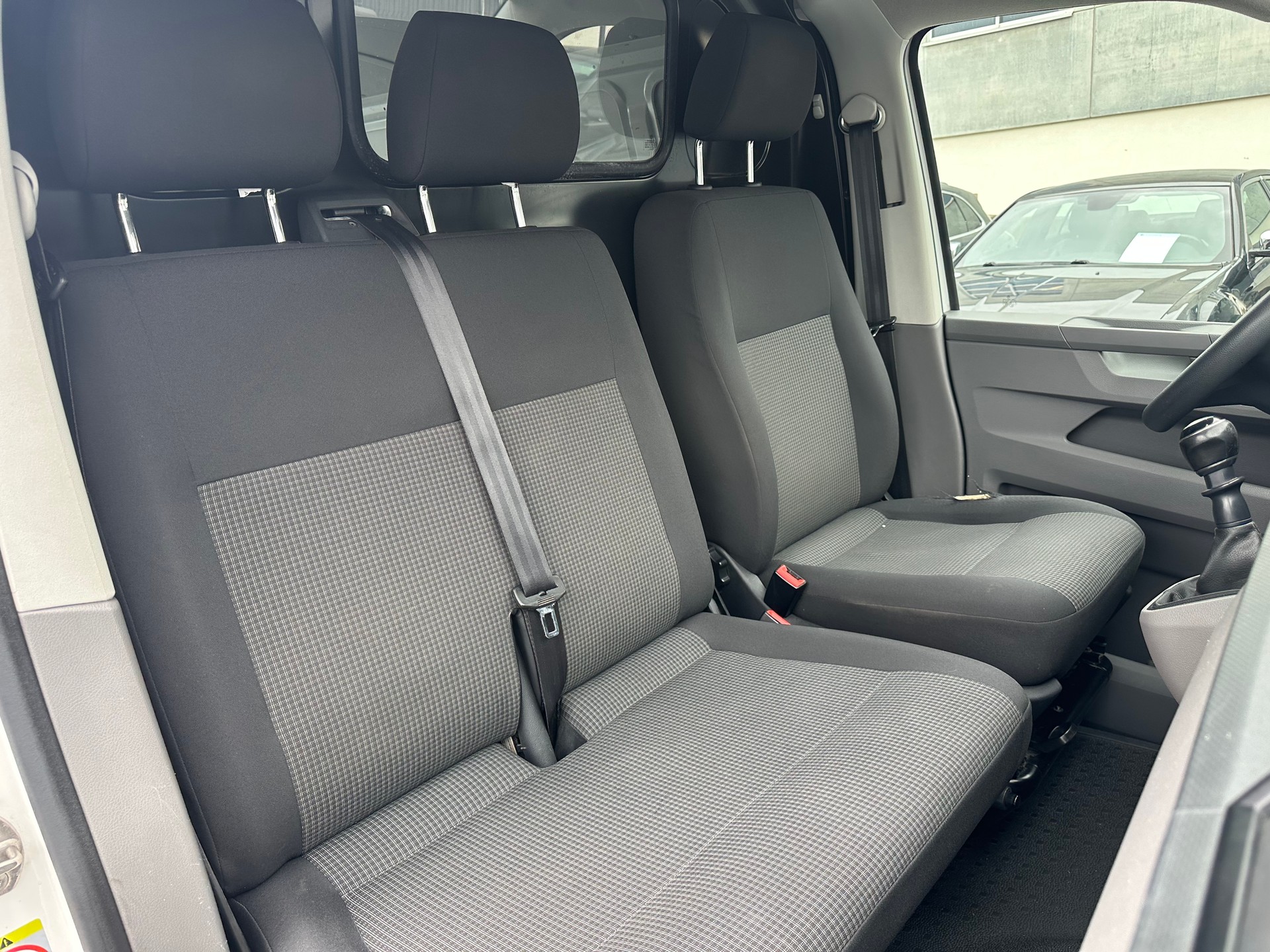 VW T6.1 2.0 TDI Entry-image-11