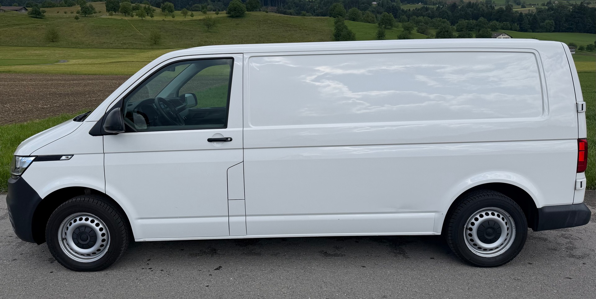 VW T6.1 2.0 TDI Entry-image-2