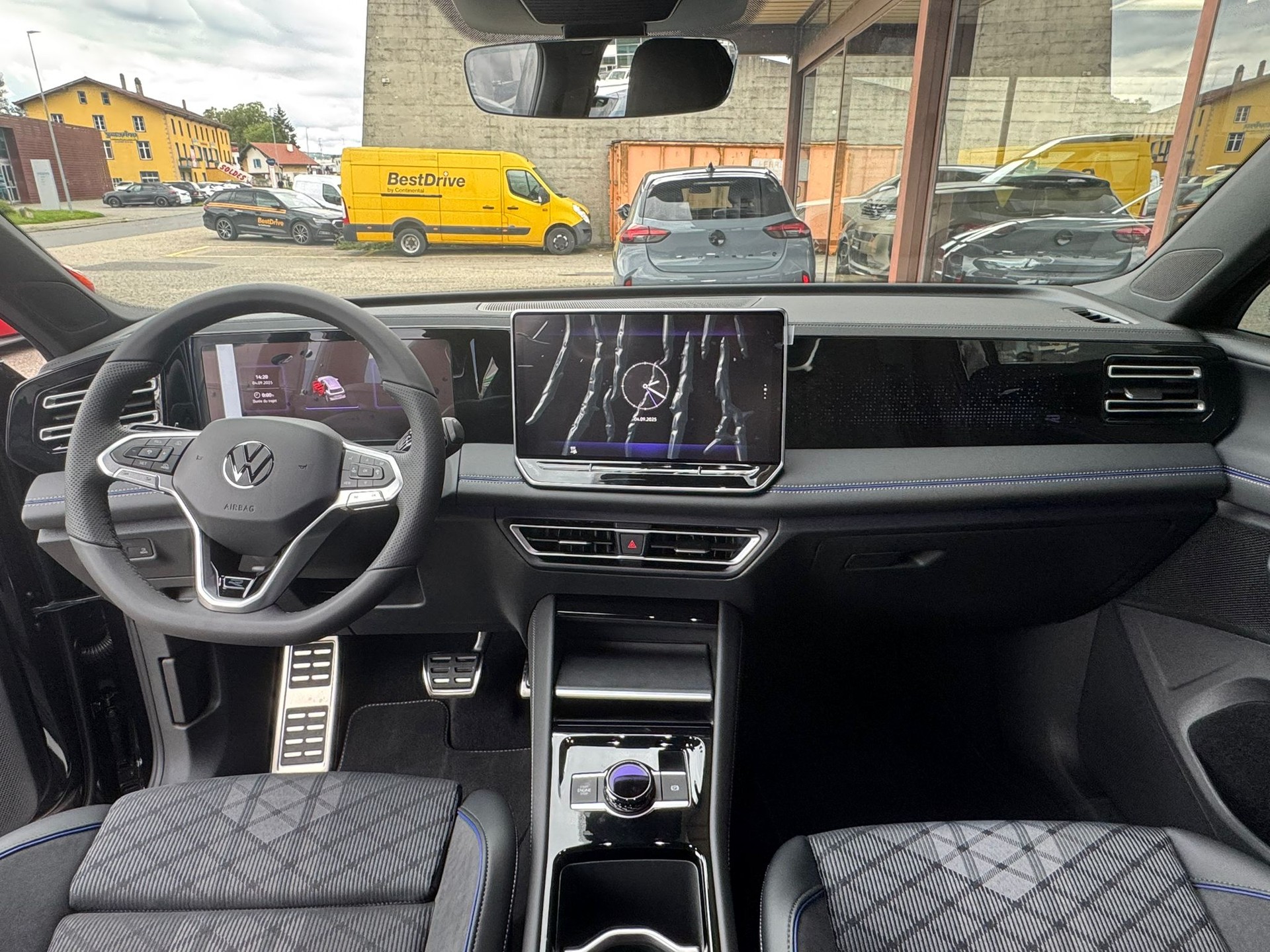 VW Tiguan 1.5 TSI evo2 eHybrid R-Line DSG-image-8
