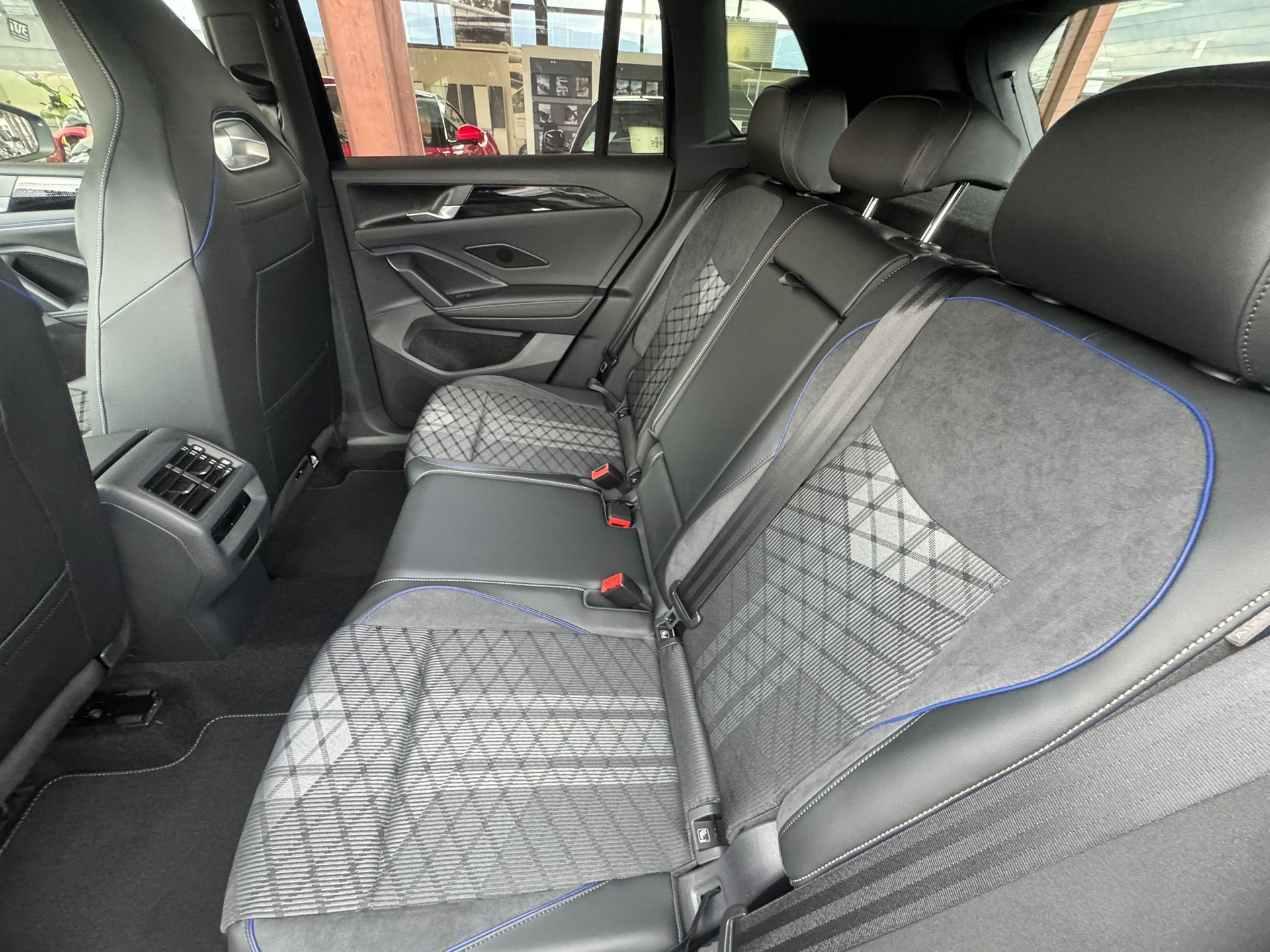 VW Tiguan 1.5 TSI evo2 eHybrid R-Line DSG-image-7