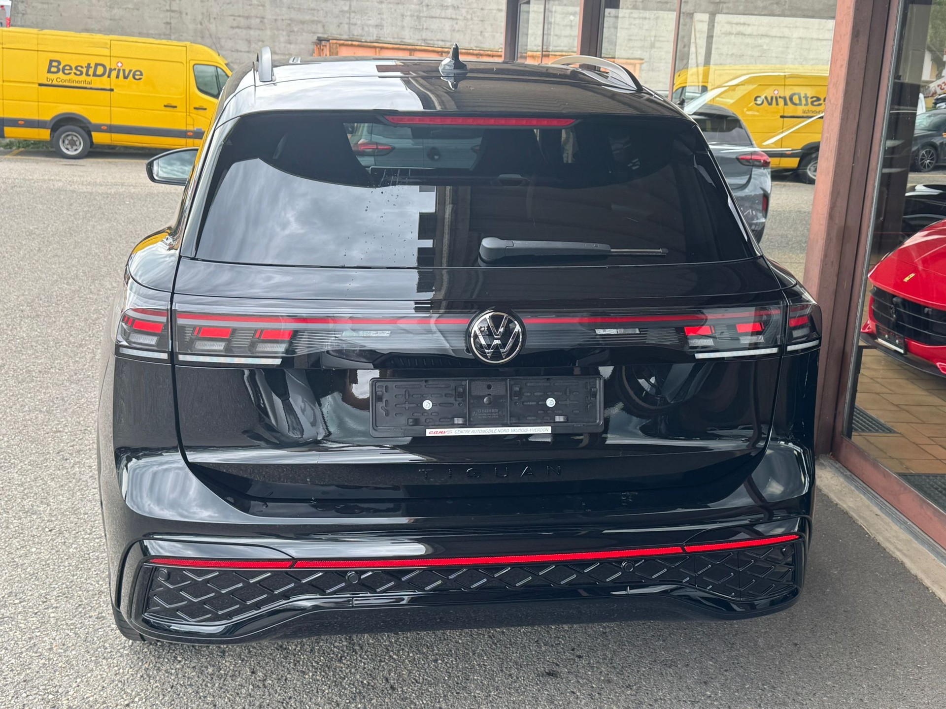 VW Tiguan 1.5 TSI evo2 eHybrid R-Line DSG-image-4