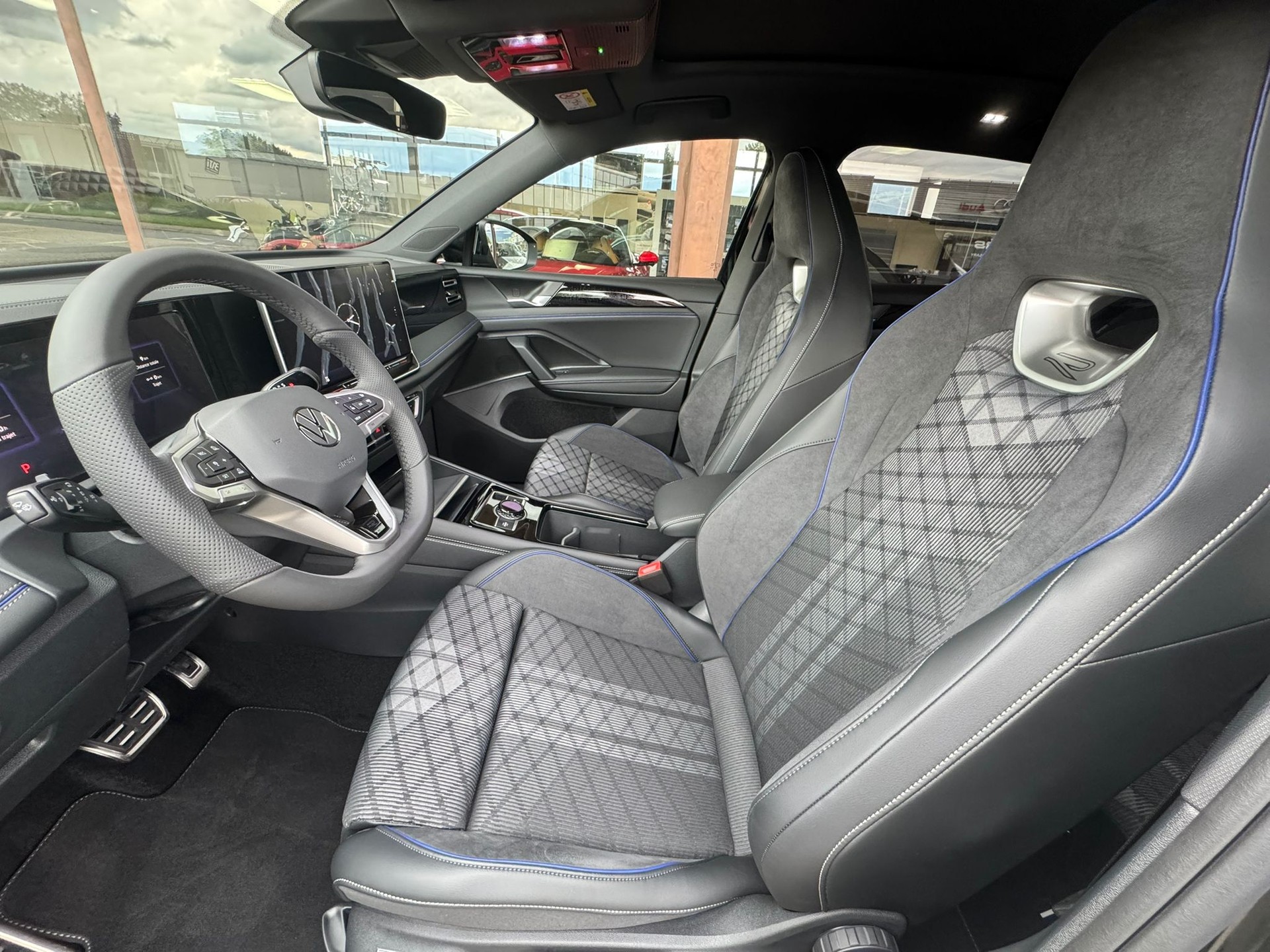 VW Tiguan 1.5 TSI evo2 eHybrid R-Line DSG-image-6