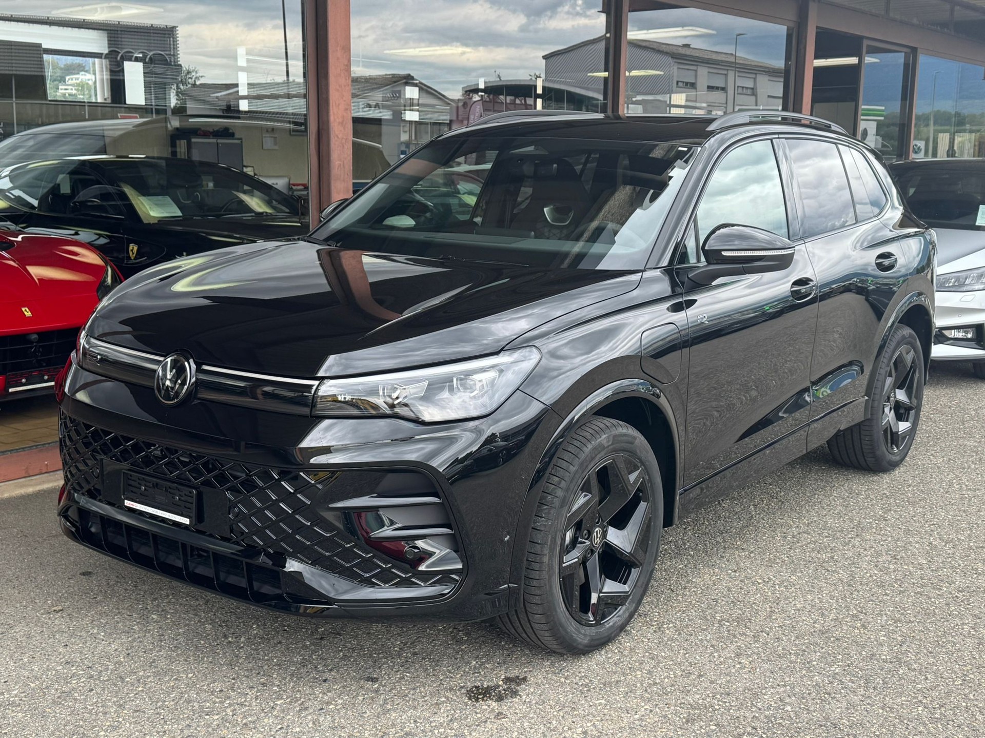 VW Tiguan 1.5 TSI evo2 eHybrid R-Line DSG-image-1