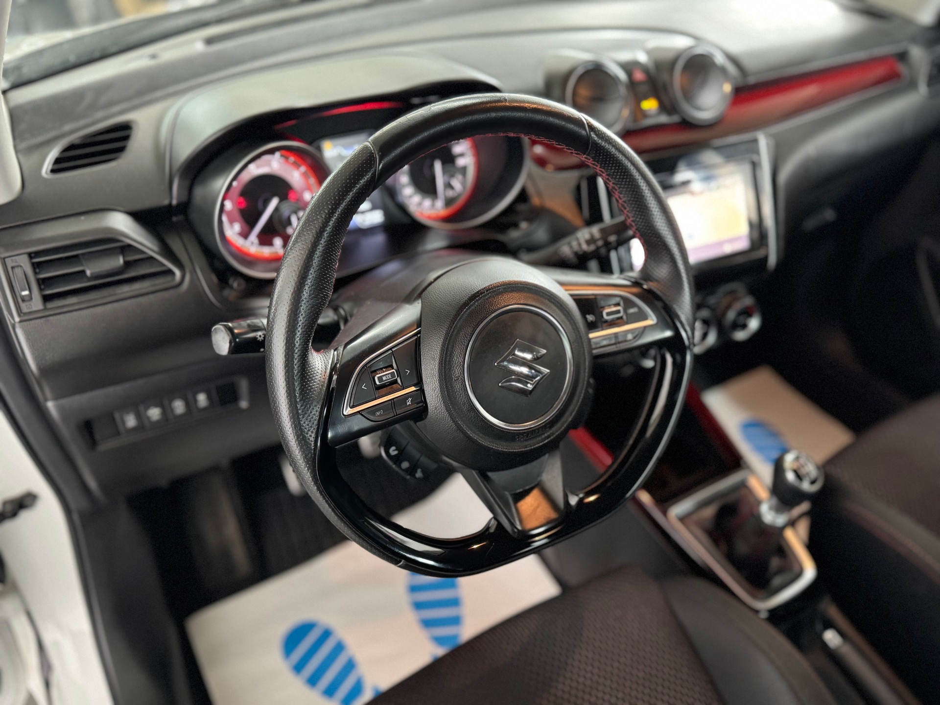 SUZUKI Swift Sport 1.4i 16V Swiss Edition-image-12