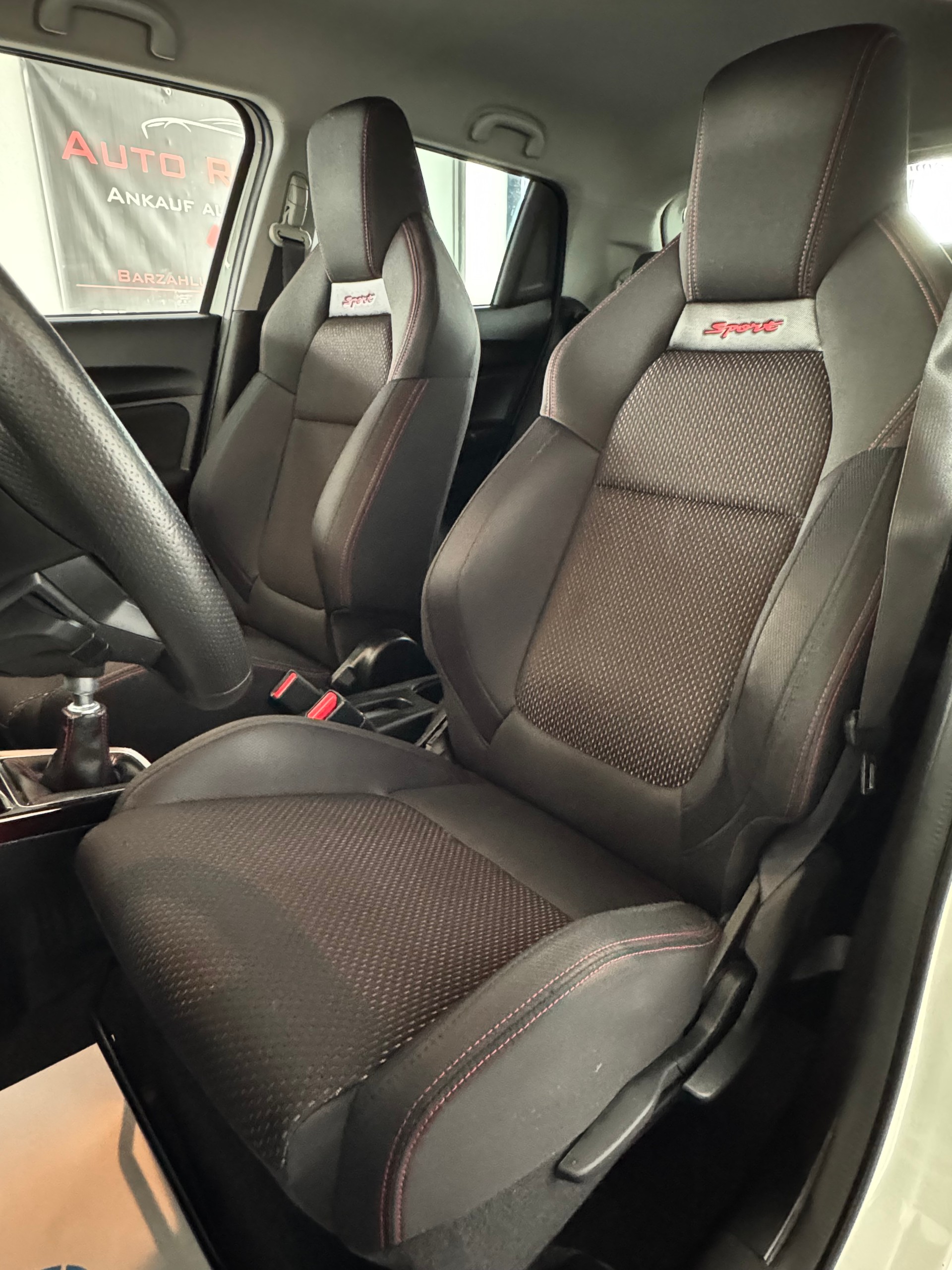 SUZUKI Swift Sport 1.4i 16V Swiss Edition-image-14