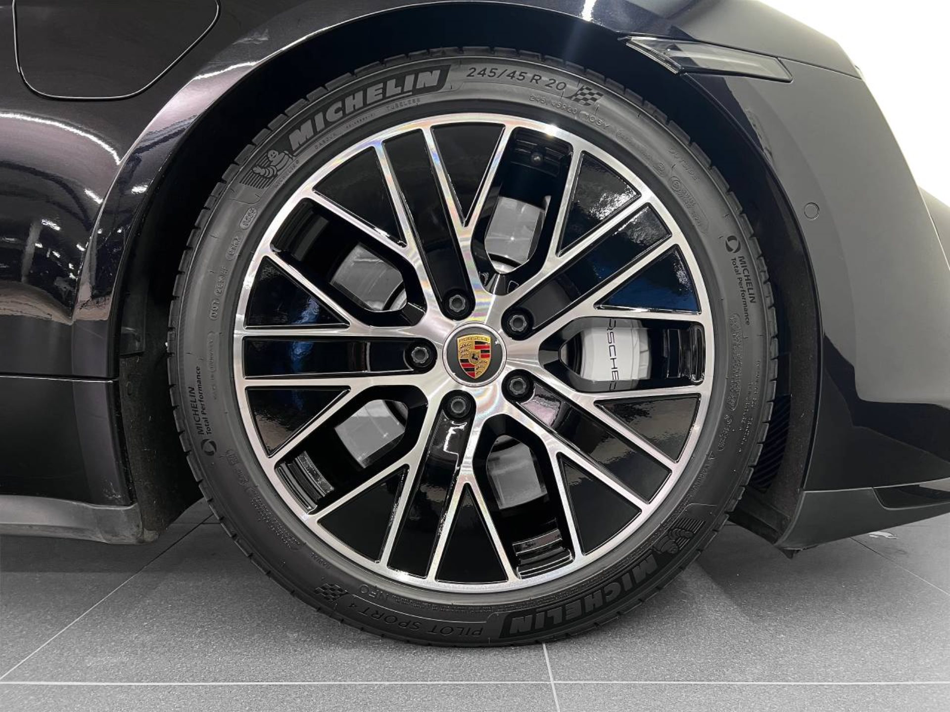 PORSCHE Taycan Turbo-image-10