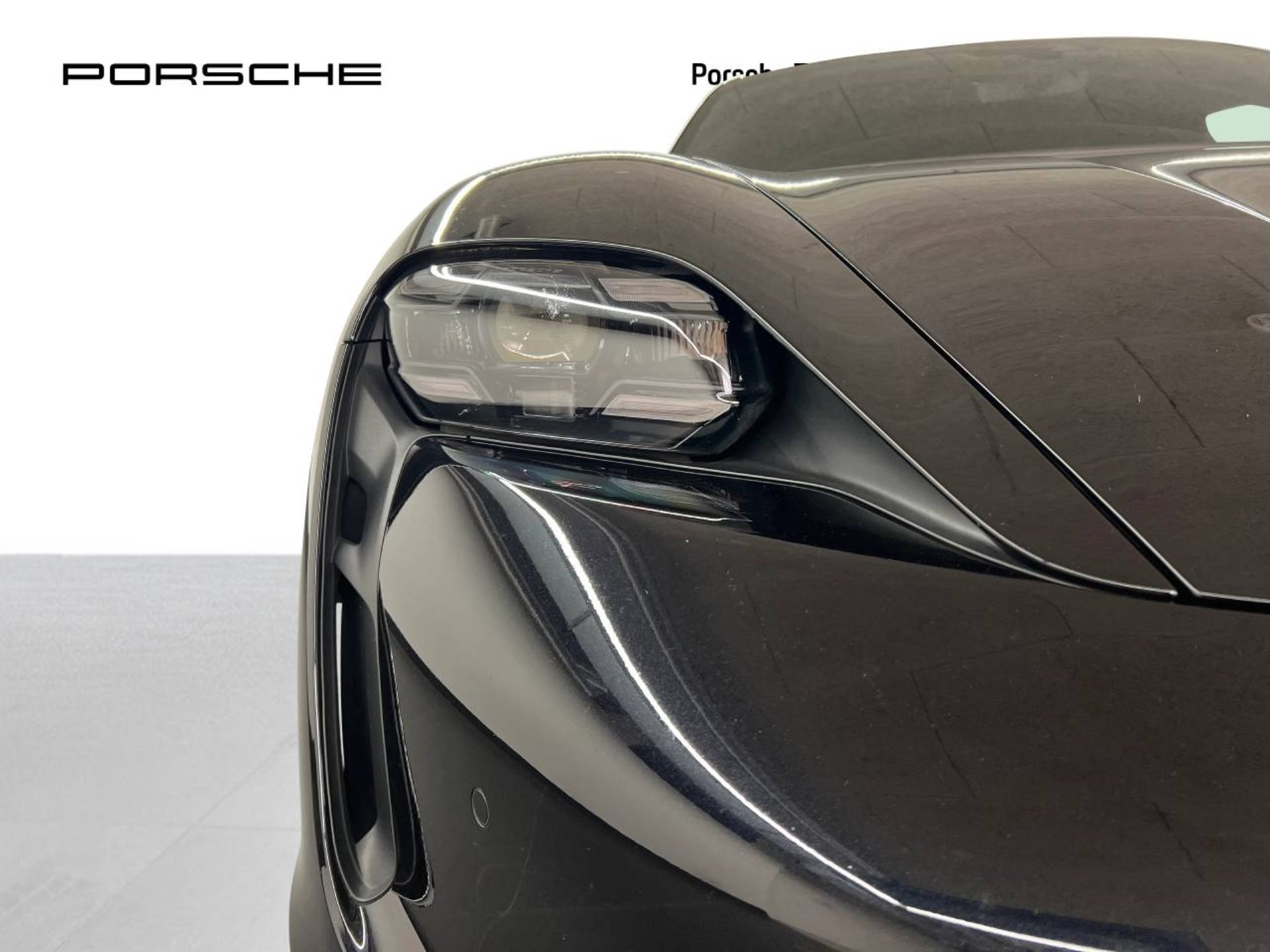 PORSCHE Taycan Turbo-image-11
