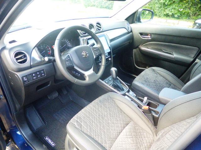 SUZUKI Vitara 1.4 T Compact Top Hybrid 4x4 Vorführwagen!-image-7
