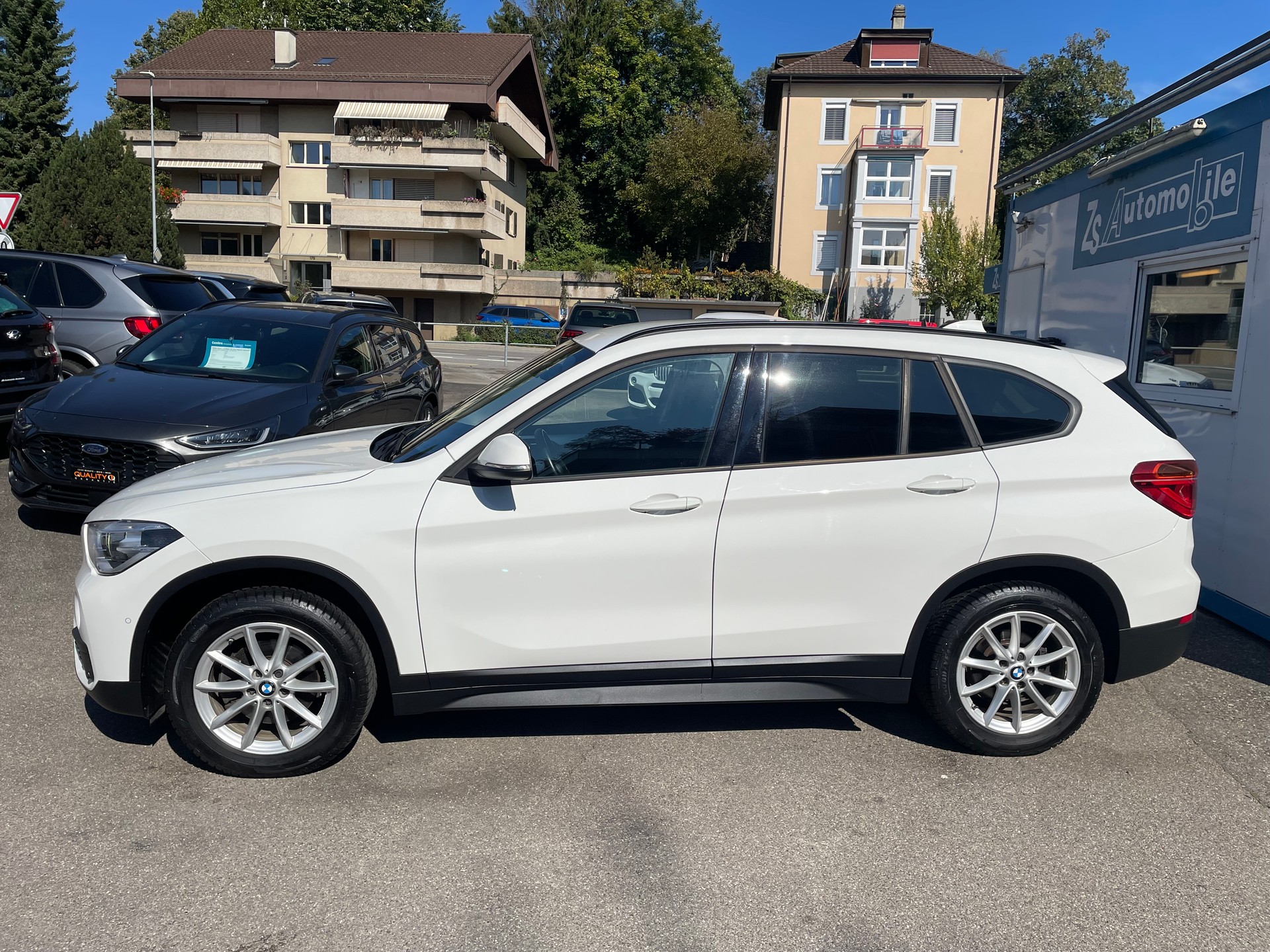BMW X1 xDrive 18d Essential Edition Steptronic-image-1