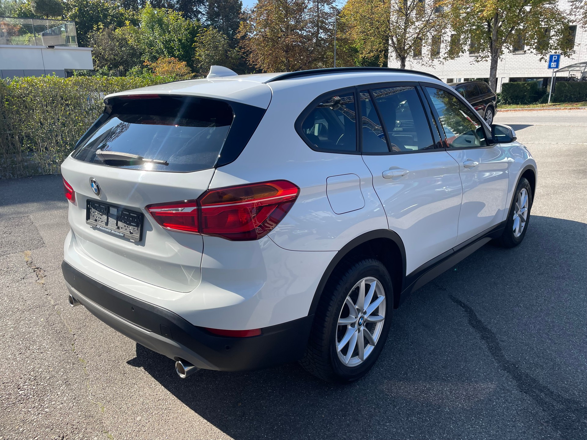 BMW X1 xDrive 18d Essential Edition Steptronic-image-3